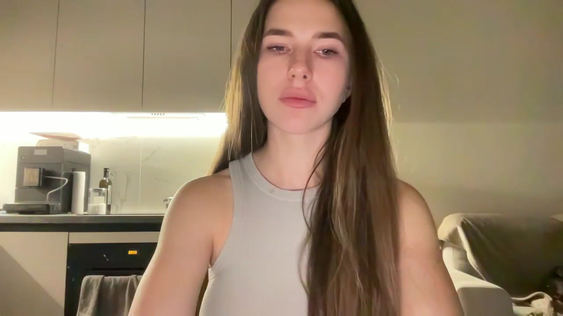 Gallery image thumbnail from kissfreeze's myfreecams stream on, 07/13/2025, 23:31 image 10 of 20
