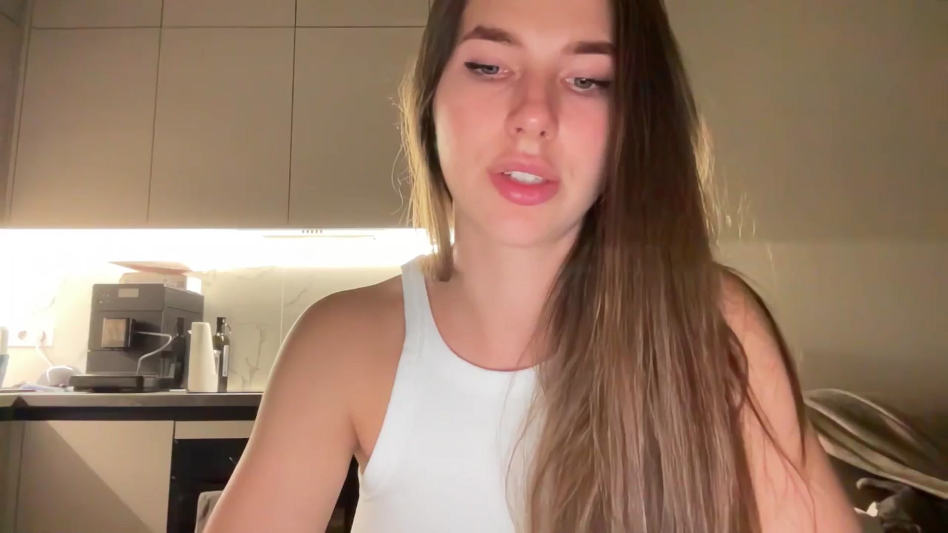 Gallery image thumbnail from kissfreeze's myfreecams stream on, 07/14/2025, 22:47 image 3 of 20