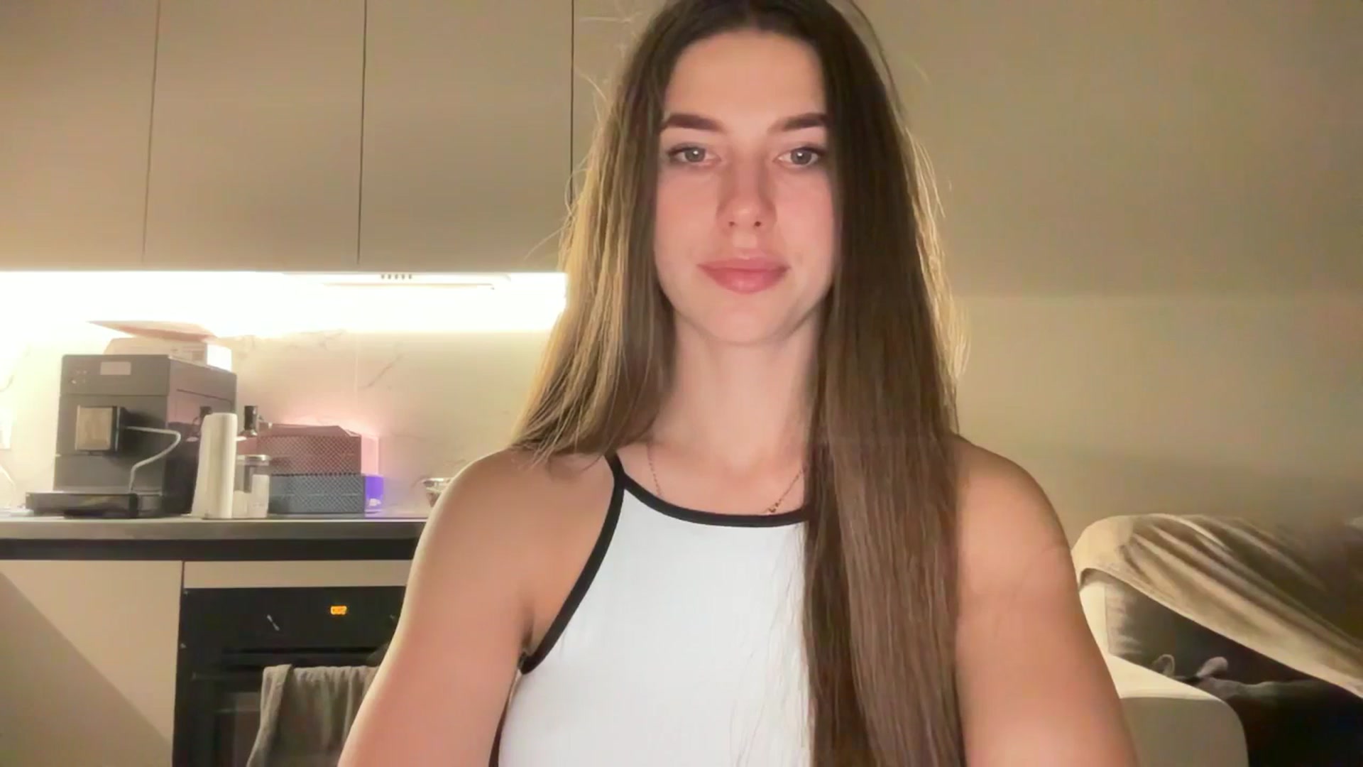 Gallery image thumbnail from kissfreeze's myfreecams stream on, 07/15/2025, 23:42 image 8 of 20