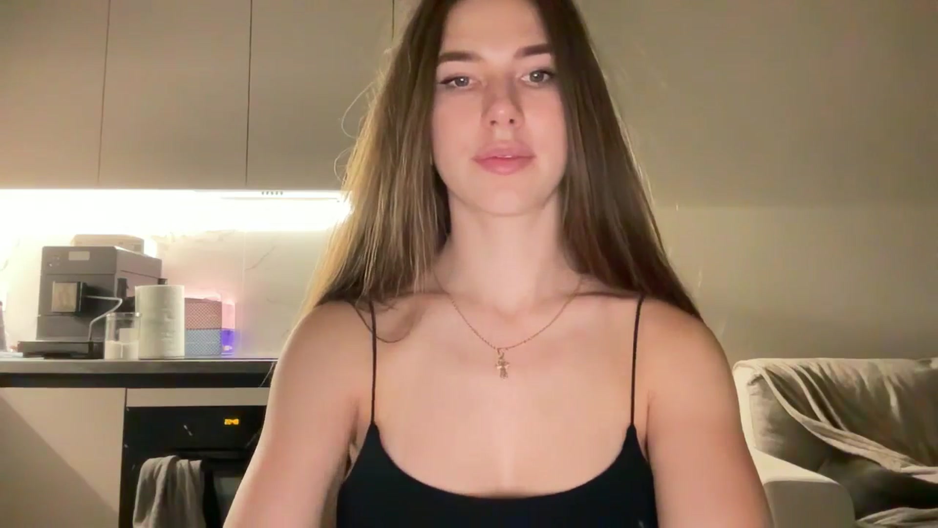 Gallery image thumbnail from kissfreeze's myfreecams stream on, 07/19/2025, 22:41 image 13 of 20