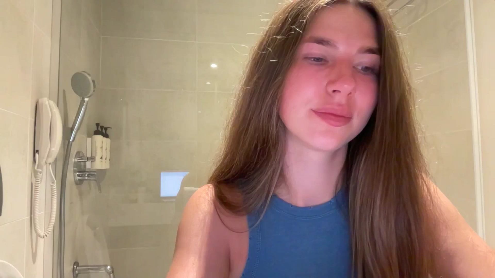 Gallery image thumbnail from kissfreeze's myfreecams stream on, 07/27/2025, 22:40 image 20 of 20