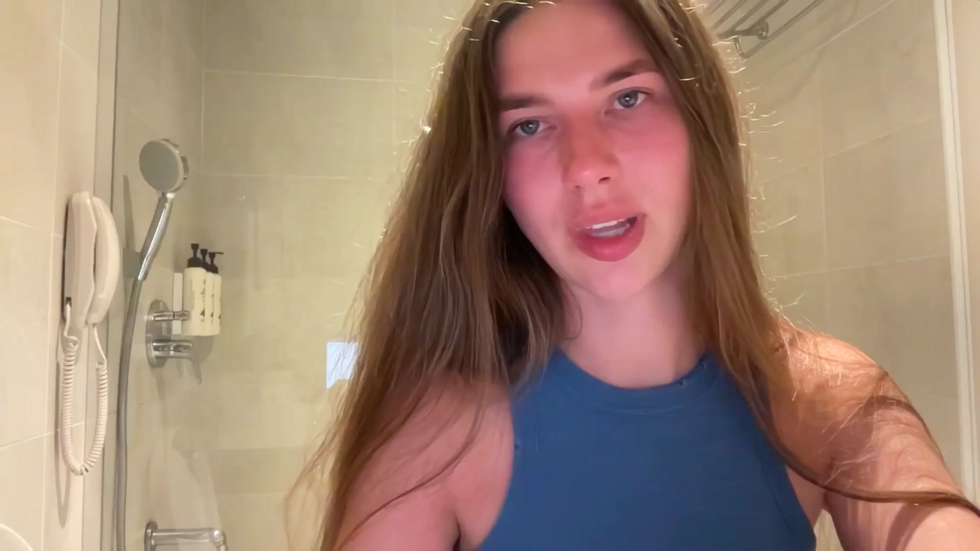 Gallery image thumbnail from kissfreeze's myfreecams stream on, 07/27/2025, 22:40 image 2 of 20