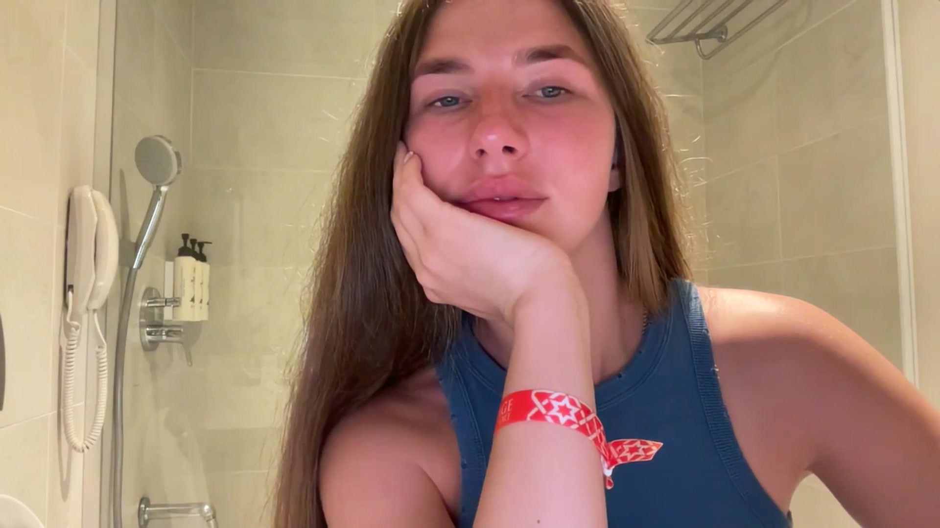 Gallery image thumbnail from kissfreeze's myfreecams stream on, 07/27/2025, 23:02 image 2 of 20