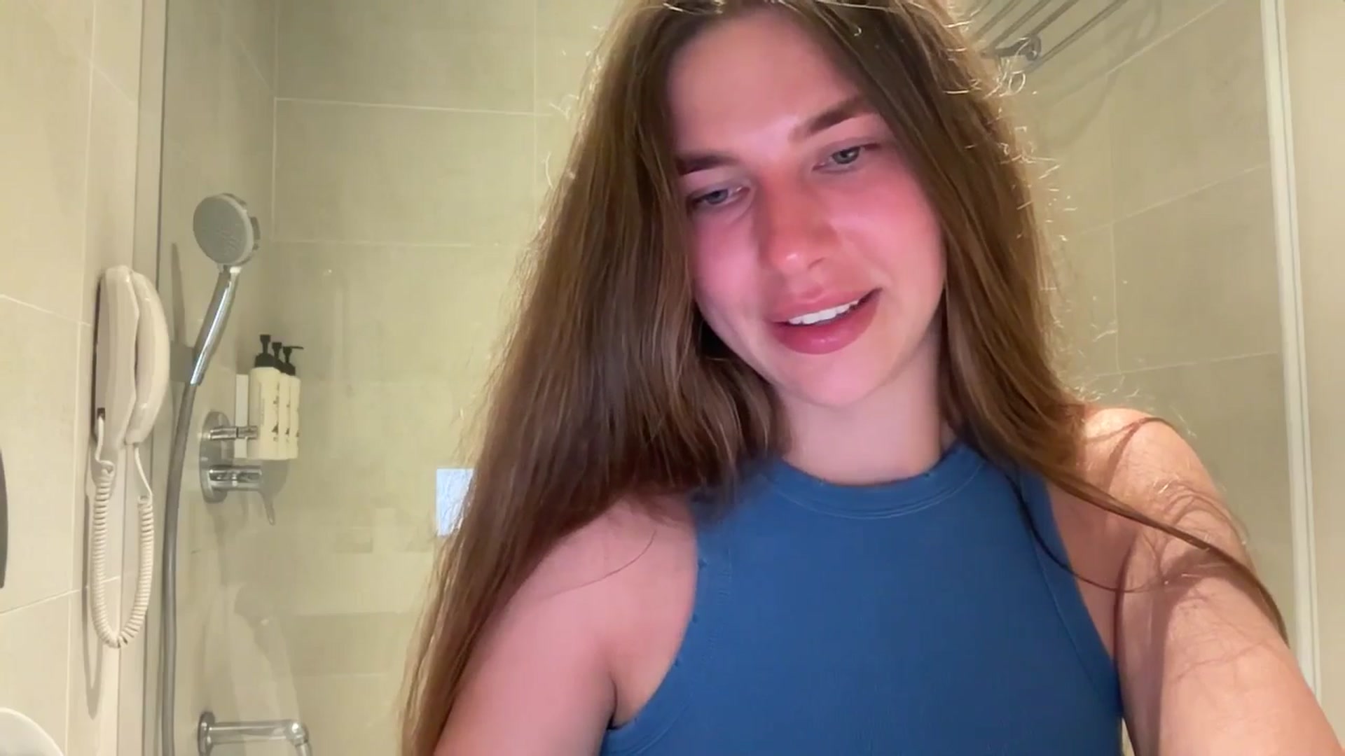 Gallery image thumbnail from kissfreeze's myfreecams stream on, 07/27/2025, 23:02 image 10 of 20