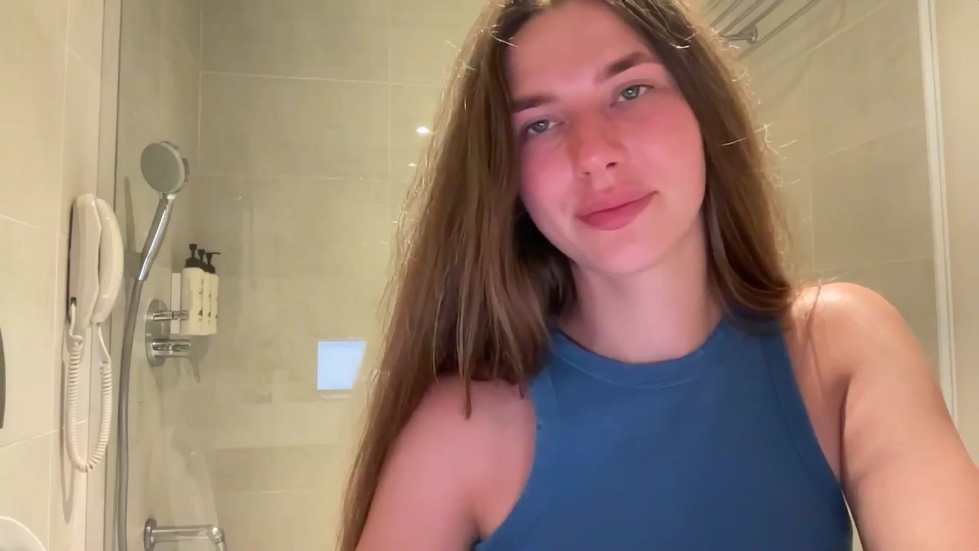 Gallery image thumbnail from kissfreeze's myfreecams stream on, 07/27/2025, 23:02 image 15 of 20