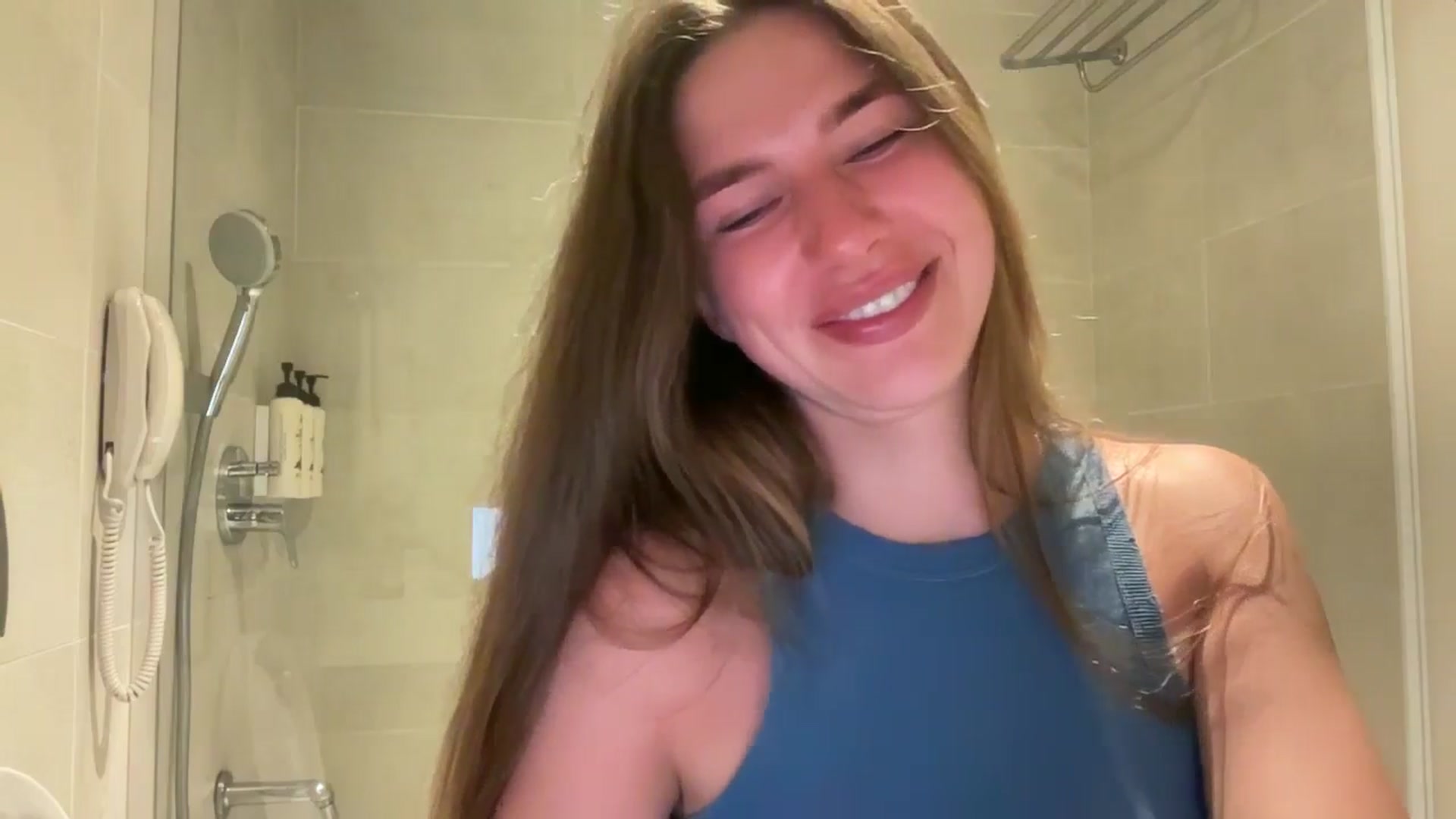 Gallery image thumbnail from kissfreeze's myfreecams stream on, 07/27/2025, 23:02 image 9 of 20