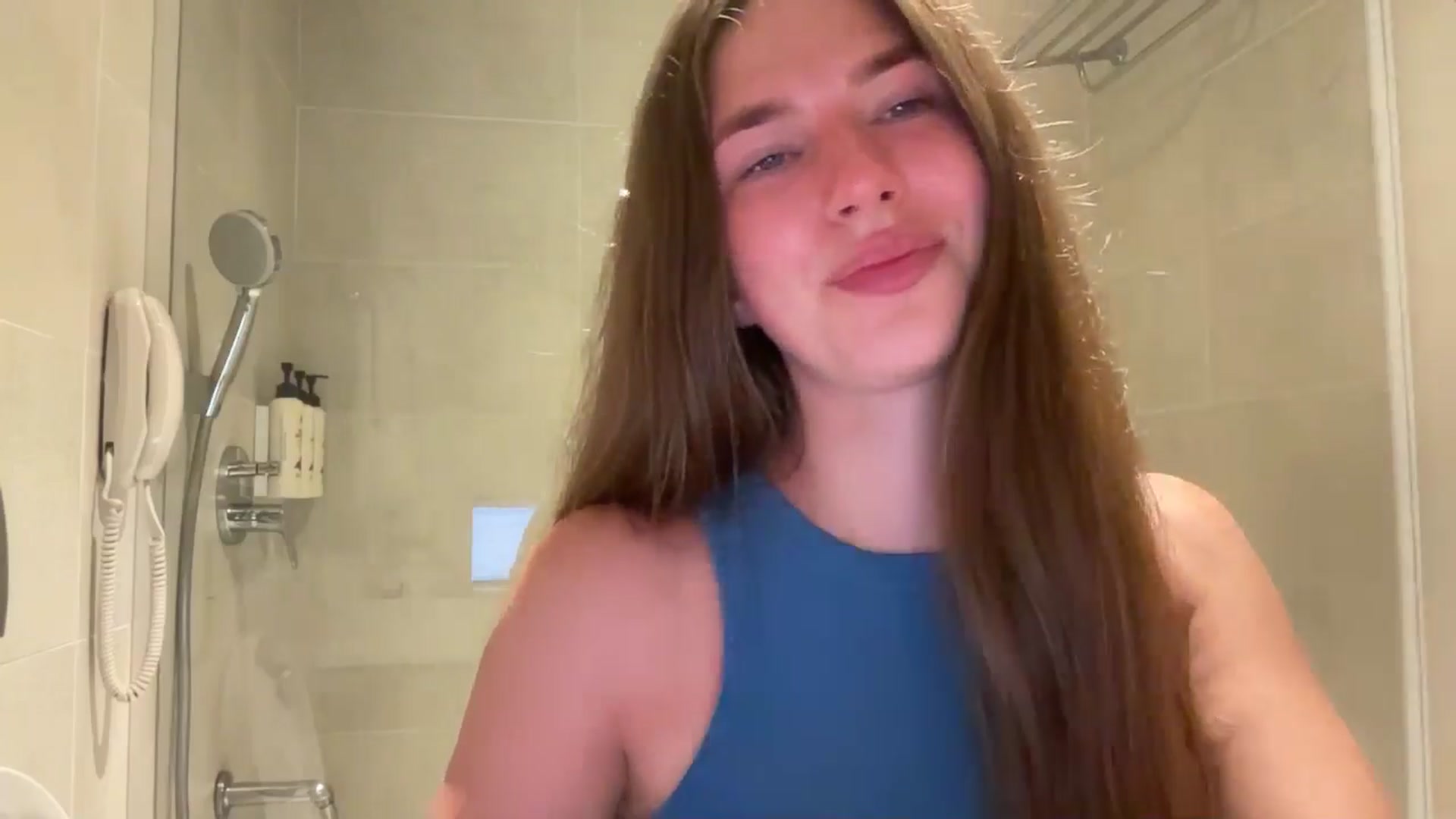Gallery image thumbnail from kissfreeze's myfreecams stream on, 07/27/2025, 23:02 image 4 of 20