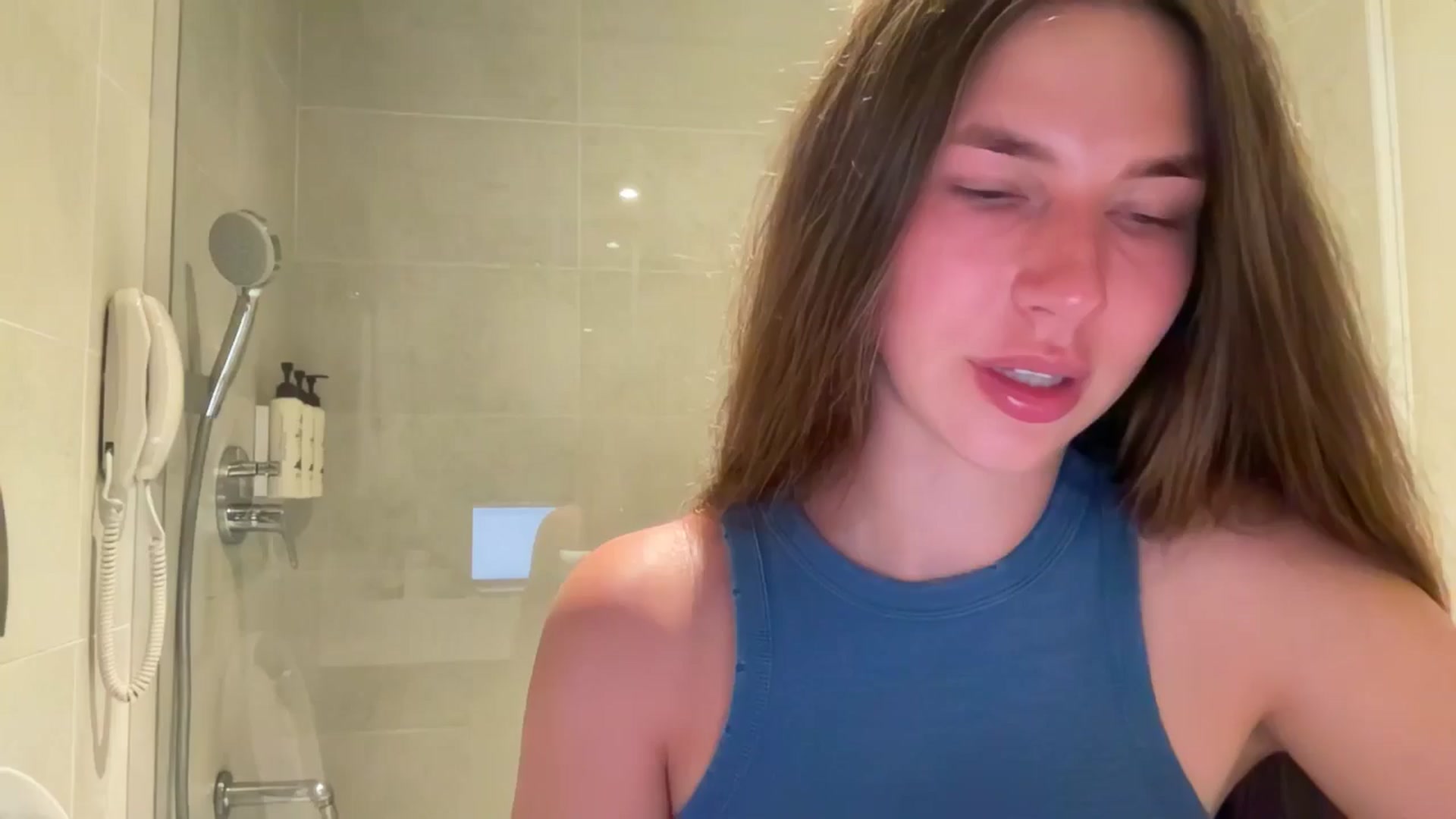 Gallery image thumbnail from kissfreeze's myfreecams stream on, 07/27/2025, 23:02 image 1 of 20