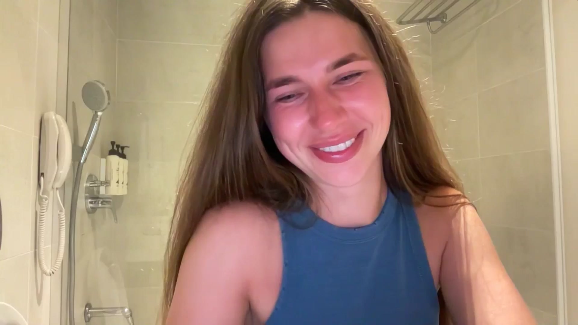 Gallery image thumbnail from kissfreeze's myfreecams stream on, 07/28/2025, 24:37 image 15 of 20