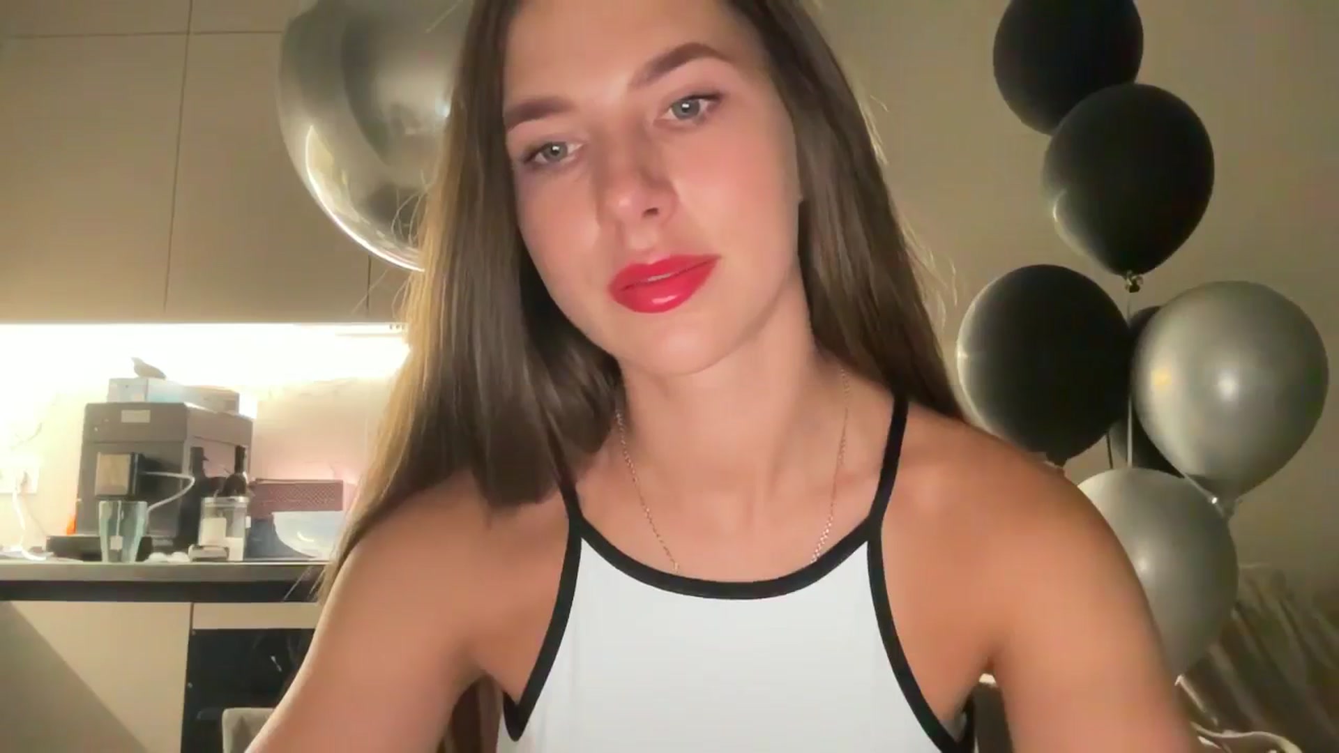Gallery image thumbnail from kissfreeze's myfreecams stream on, 08/16/2025, 24:19 image 2 of 20