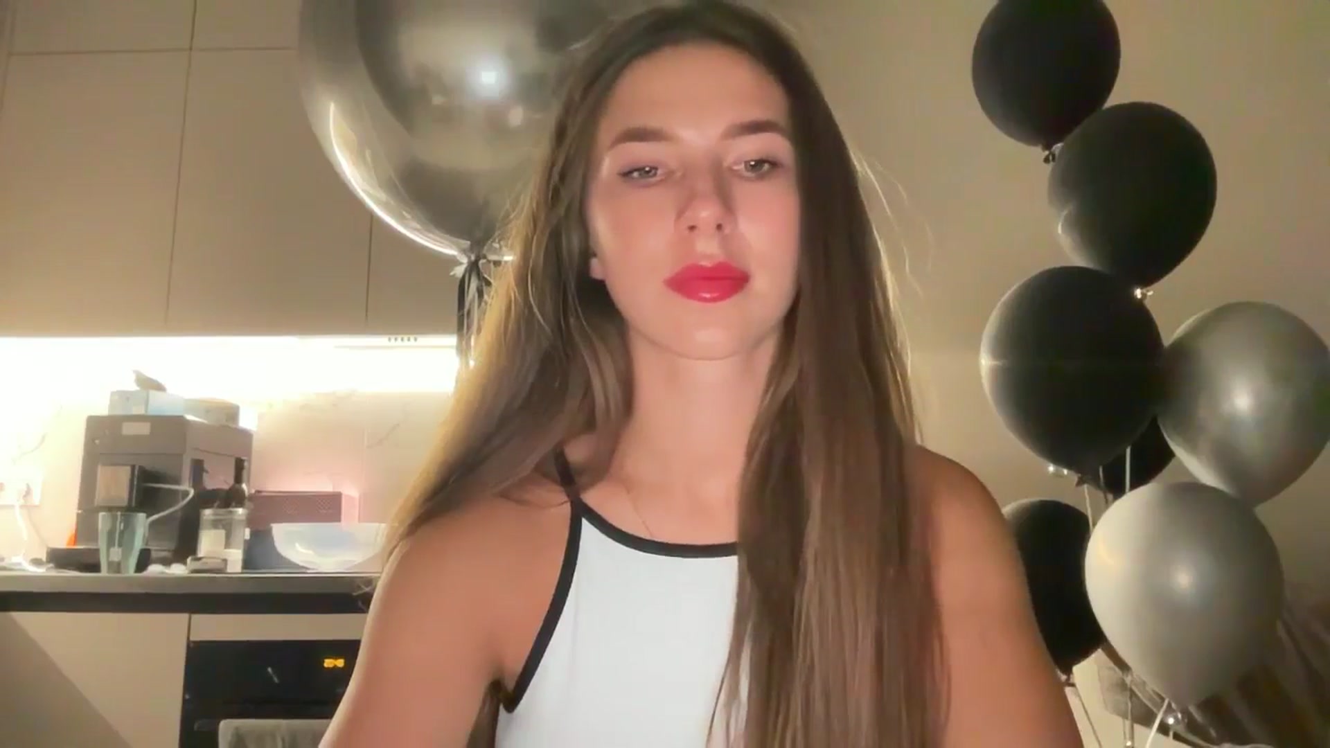 Gallery image thumbnail from kissfreeze's myfreecams stream on, 08/16/2025, 24:19 image 5 of 20