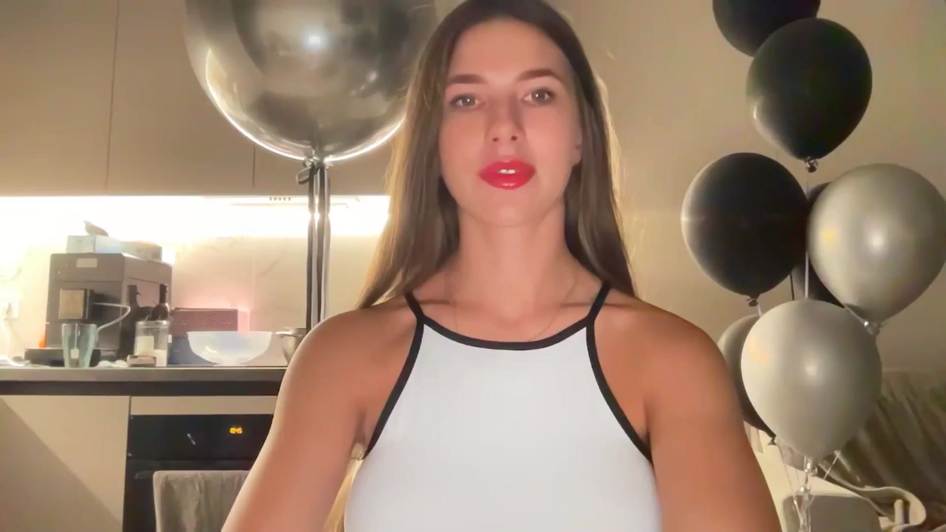 Gallery image thumbnail from kissfreeze's myfreecams stream on, 08/16/2025, 24:19 image 1 of 20
