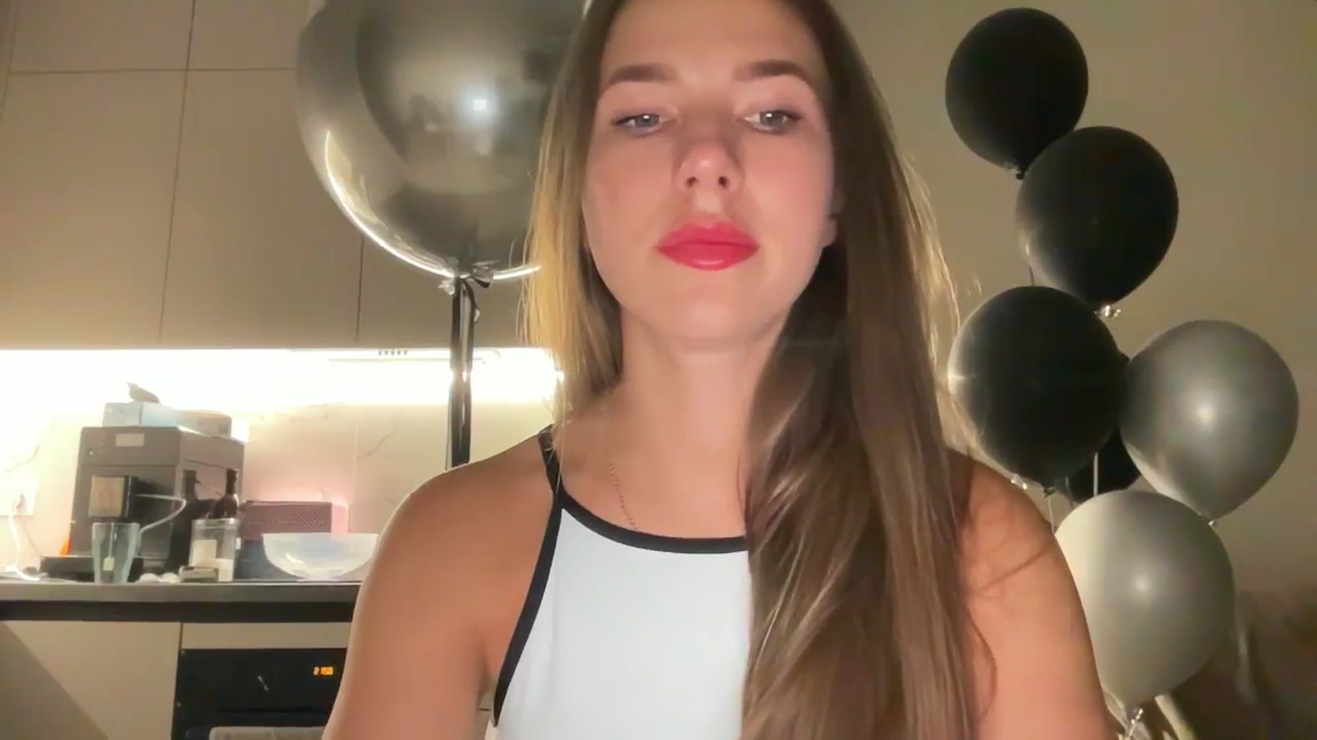 Gallery image thumbnail from kissfreeze's myfreecams stream on, 08/16/2025, 24:19 image 9 of 20