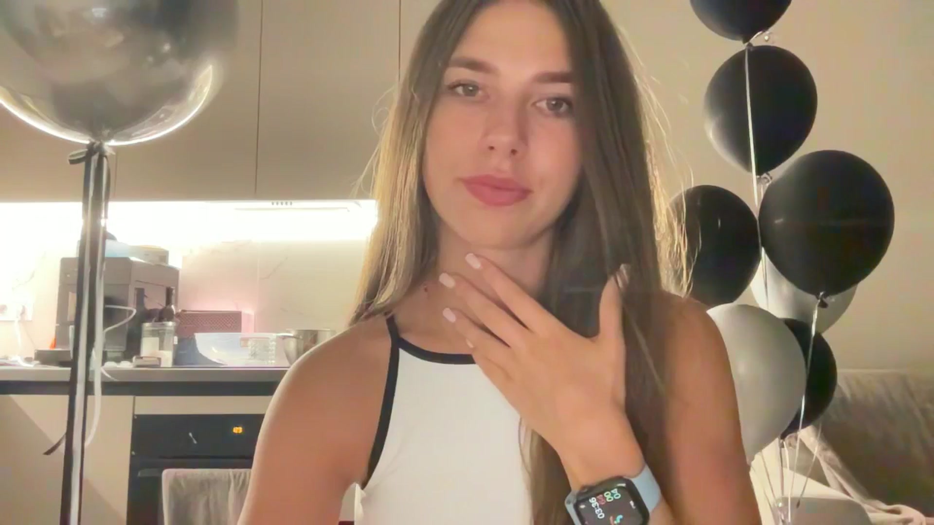 Gallery image thumbnail from kissfreeze's myfreecams stream on, 08/16/2025, 01:00 image 9 of 20