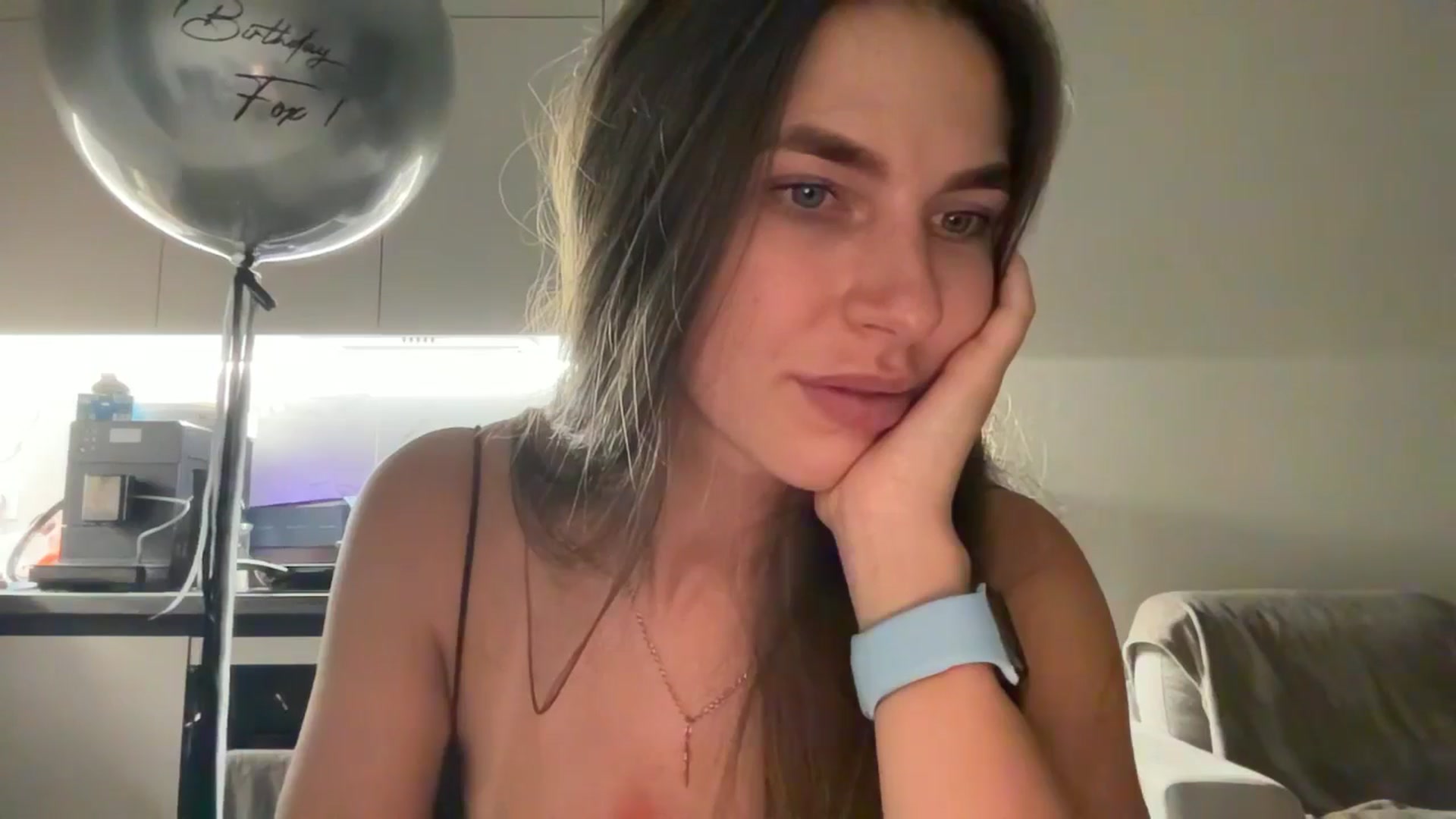 Gallery image thumbnail from kissfreeze's myfreecams stream on, 08/21/2025, 24:37 image 18 of 20
