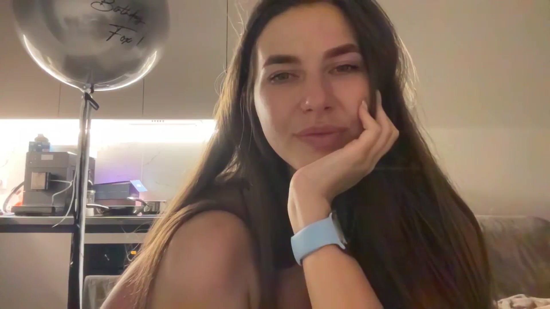 Gallery image thumbnail from kissfreeze's myfreecams stream on, 08/21/2025, 24:37 image 19 of 20