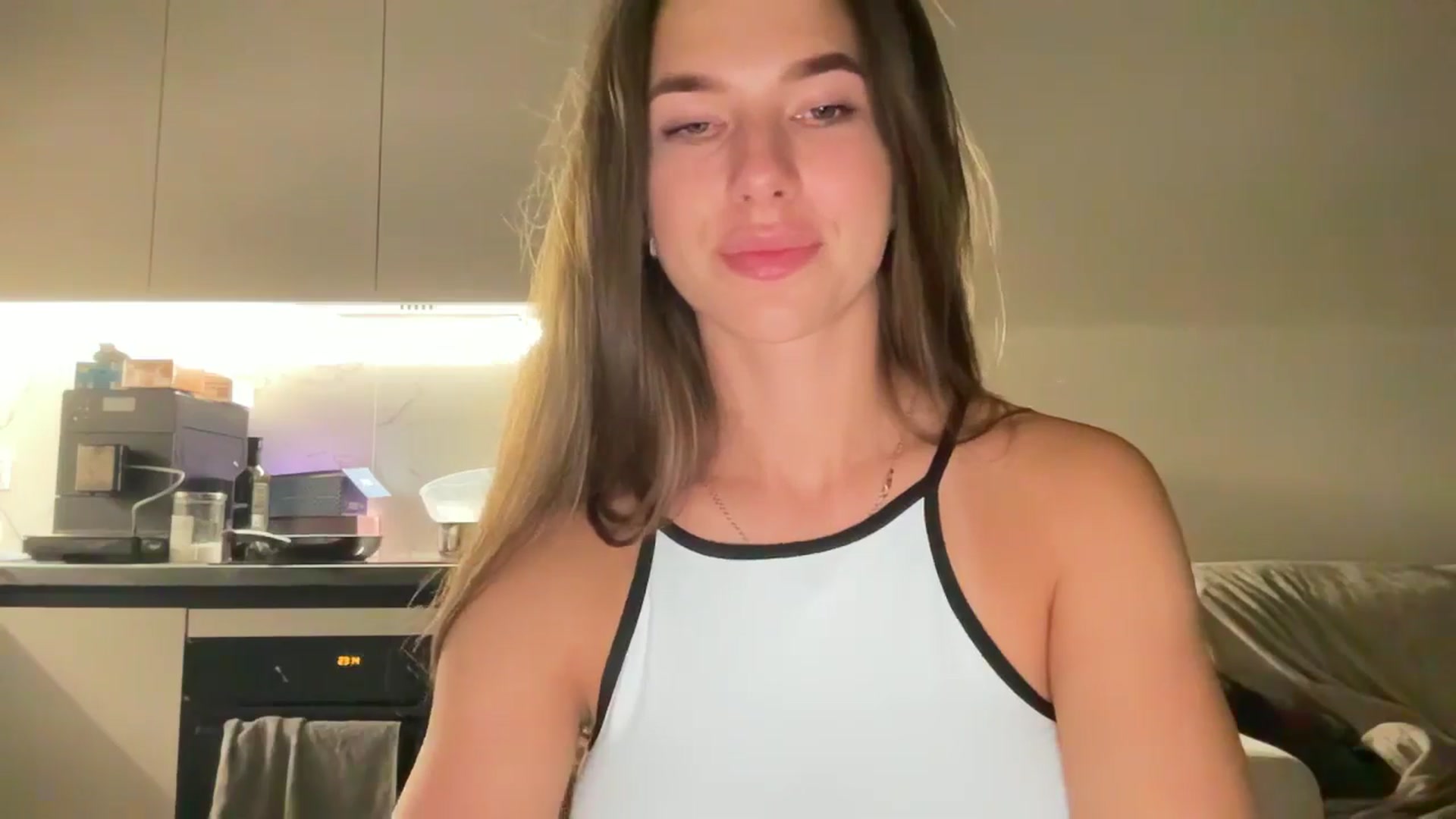 Gallery image thumbnail from kissfreeze's myfreecams stream on, 08/23/2025, 23:54 image 3 of 20