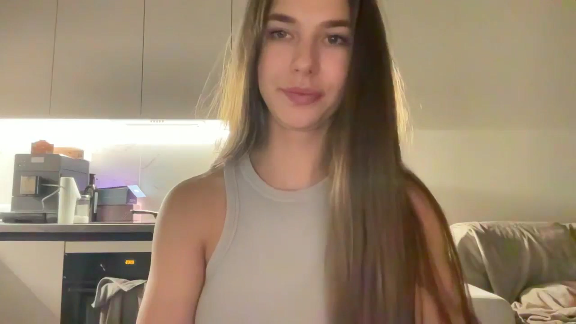 Gallery image thumbnail from kissfreeze's myfreecams stream on, 08/25/2025, 23:20 image 7 of 20