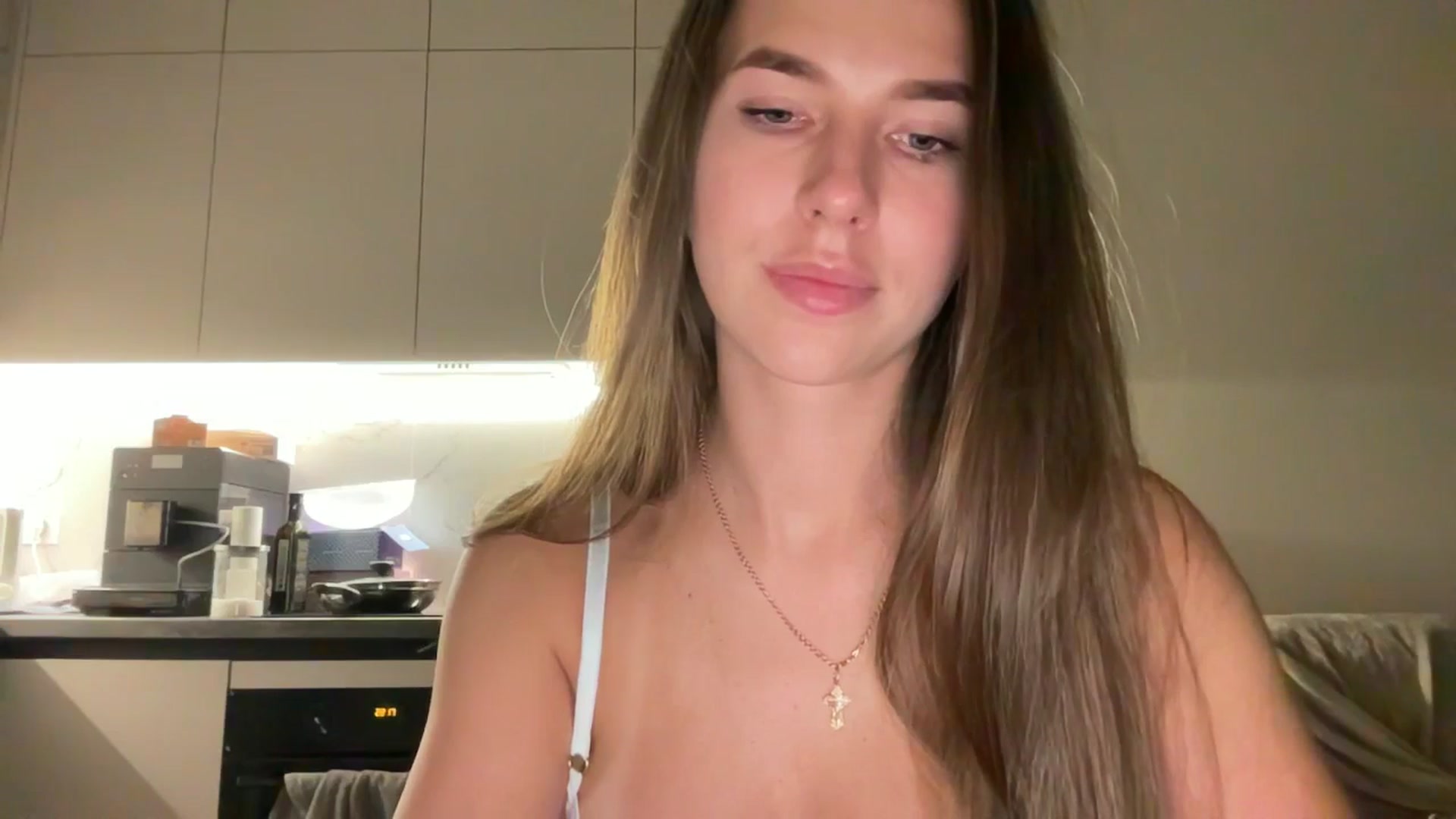 Gallery image thumbnail from kissfreeze's myfreecams stream on, 08/26/2025, 22:58 image 13 of 20