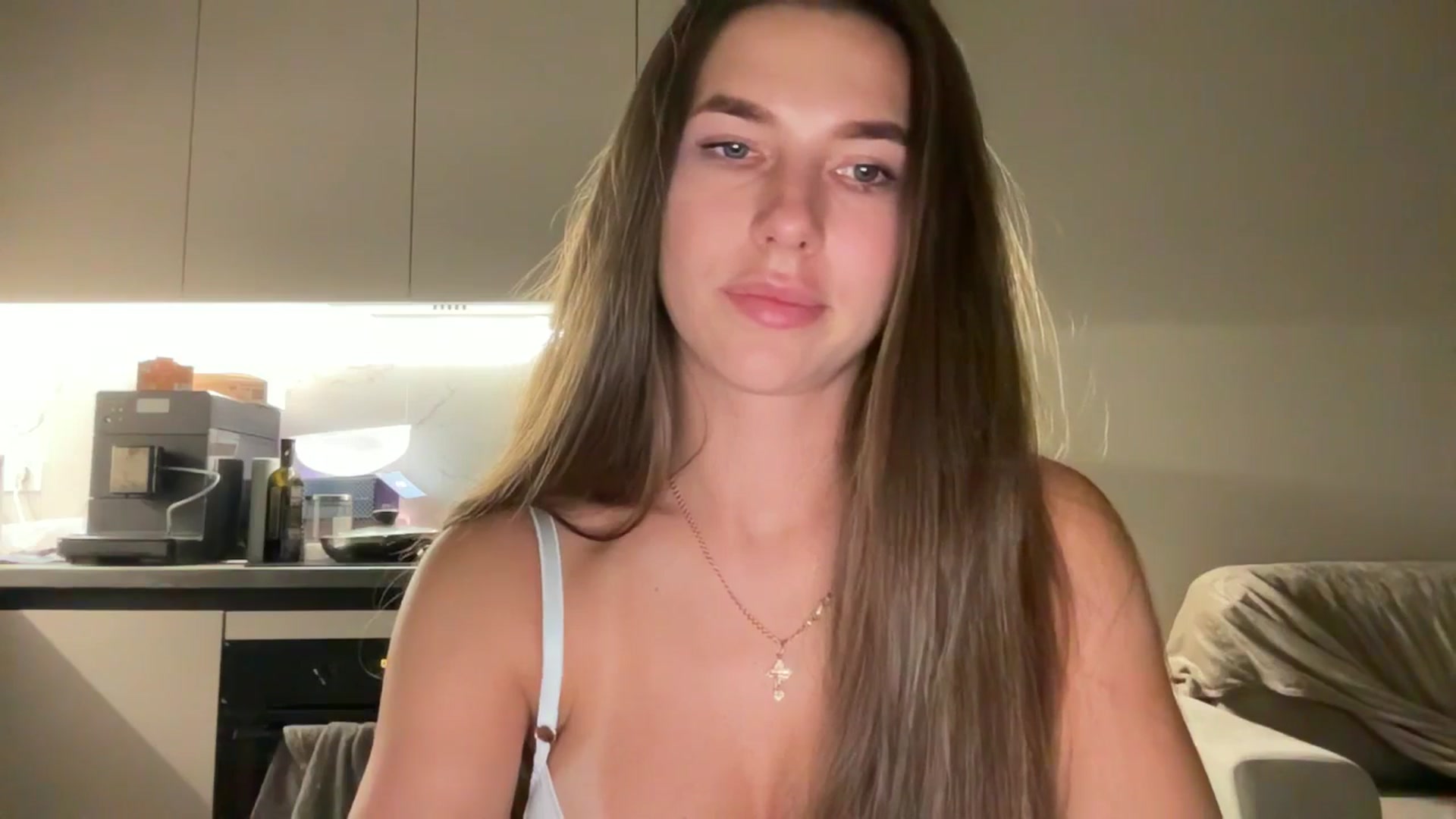 Gallery image thumbnail from kissfreeze's myfreecams stream on, 08/26/2025, 23:39 image 18 of 20
