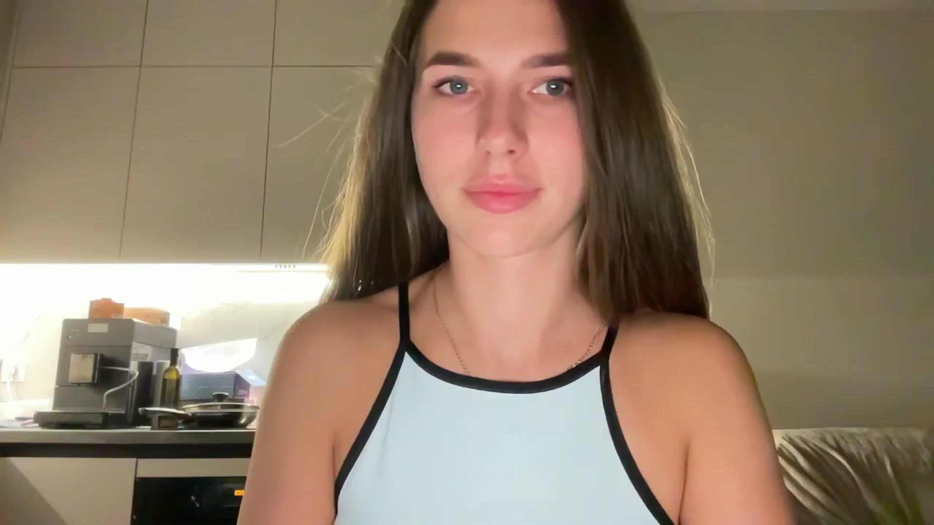 Gallery image thumbnail from kissfreeze's myfreecams stream on, 08/28/2025, 02:25 image 8 of 20