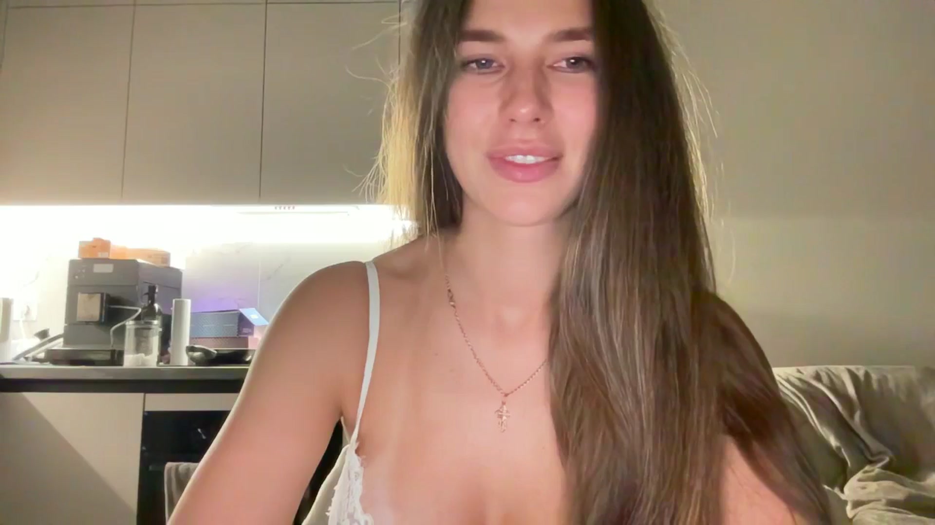 Gallery image thumbnail from kissfreeze's myfreecams stream on, 08/30/2025, 22:08 image 13 of 20