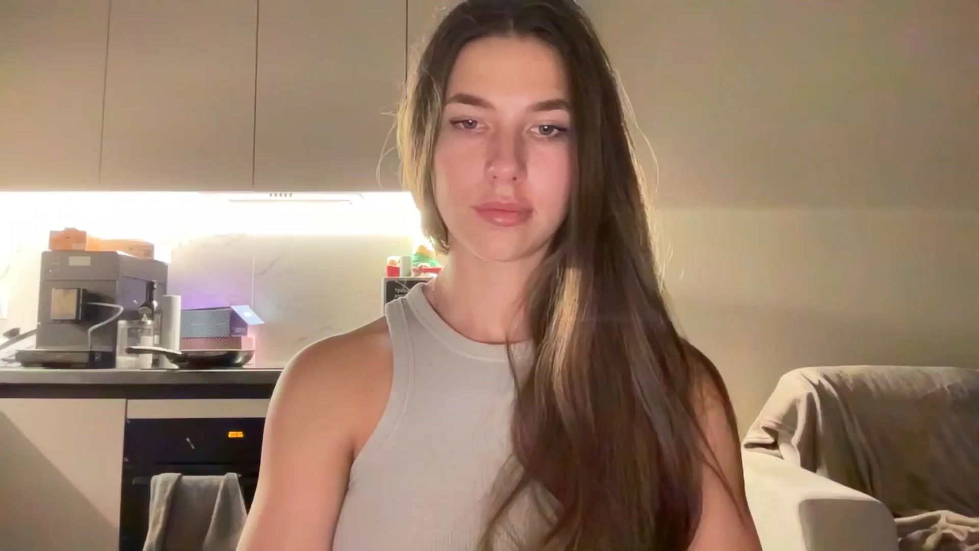 Gallery image thumbnail from kissfreeze's myfreecams stream on, 09/01/2025, 21:34 image 2 of 20