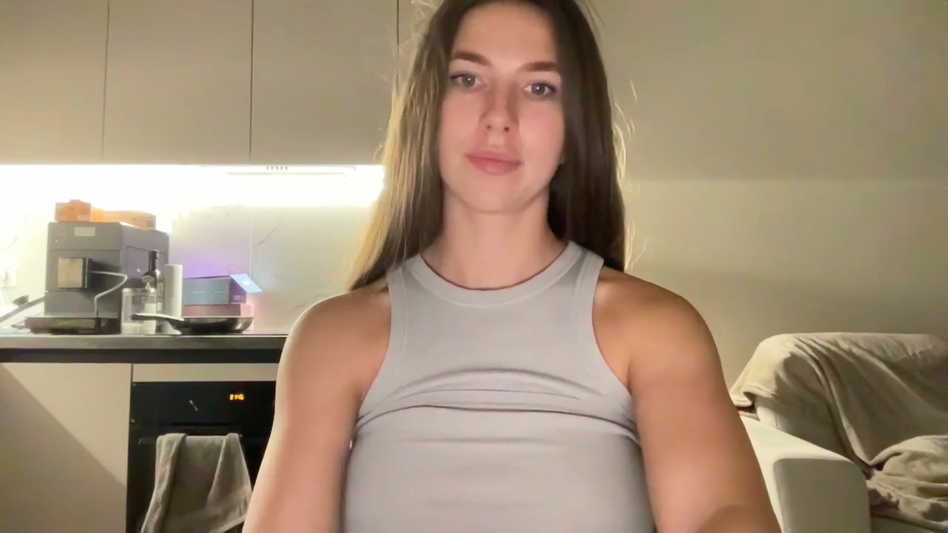 Gallery image thumbnail from kissfreeze's myfreecams stream on, 09/01/2025, 21:34 image 15 of 20