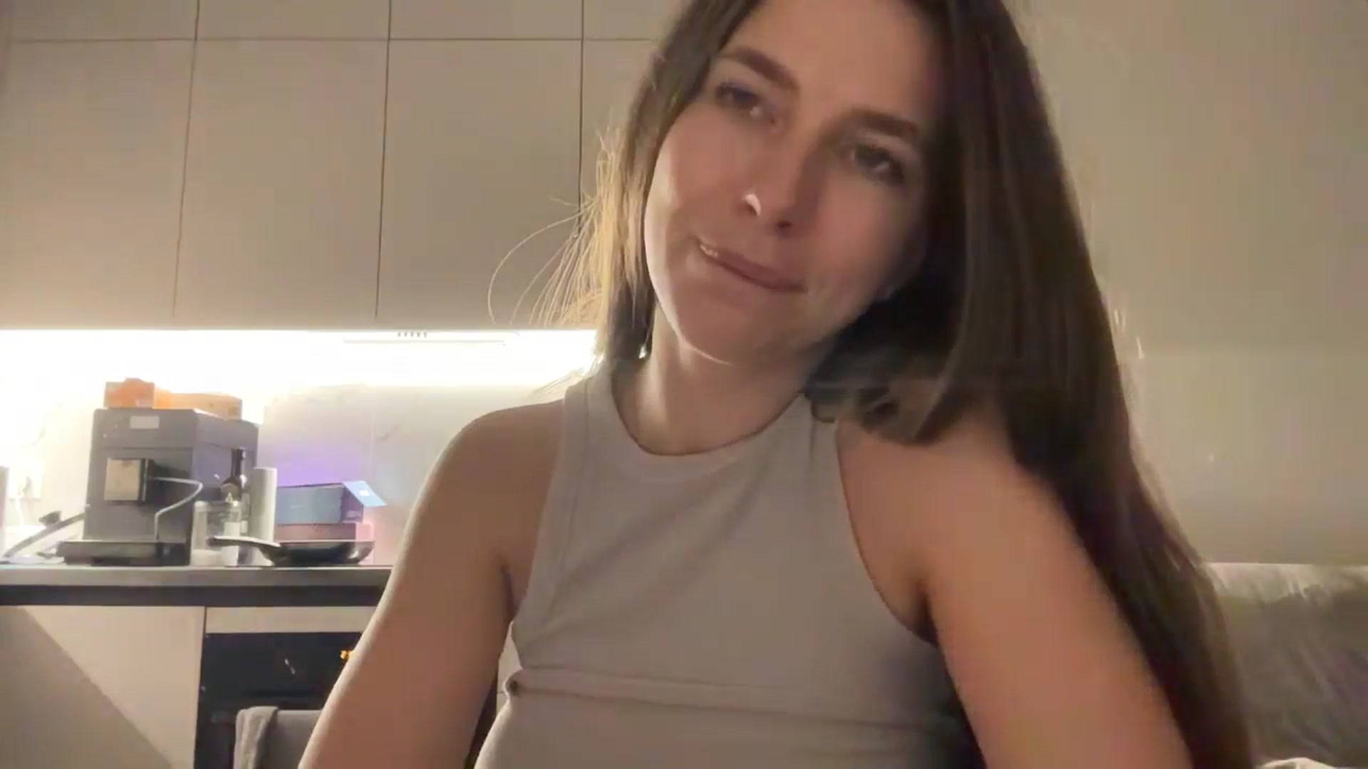 Gallery image thumbnail from kissfreeze's myfreecams stream on, 09/01/2025, 21:34 image 7 of 20