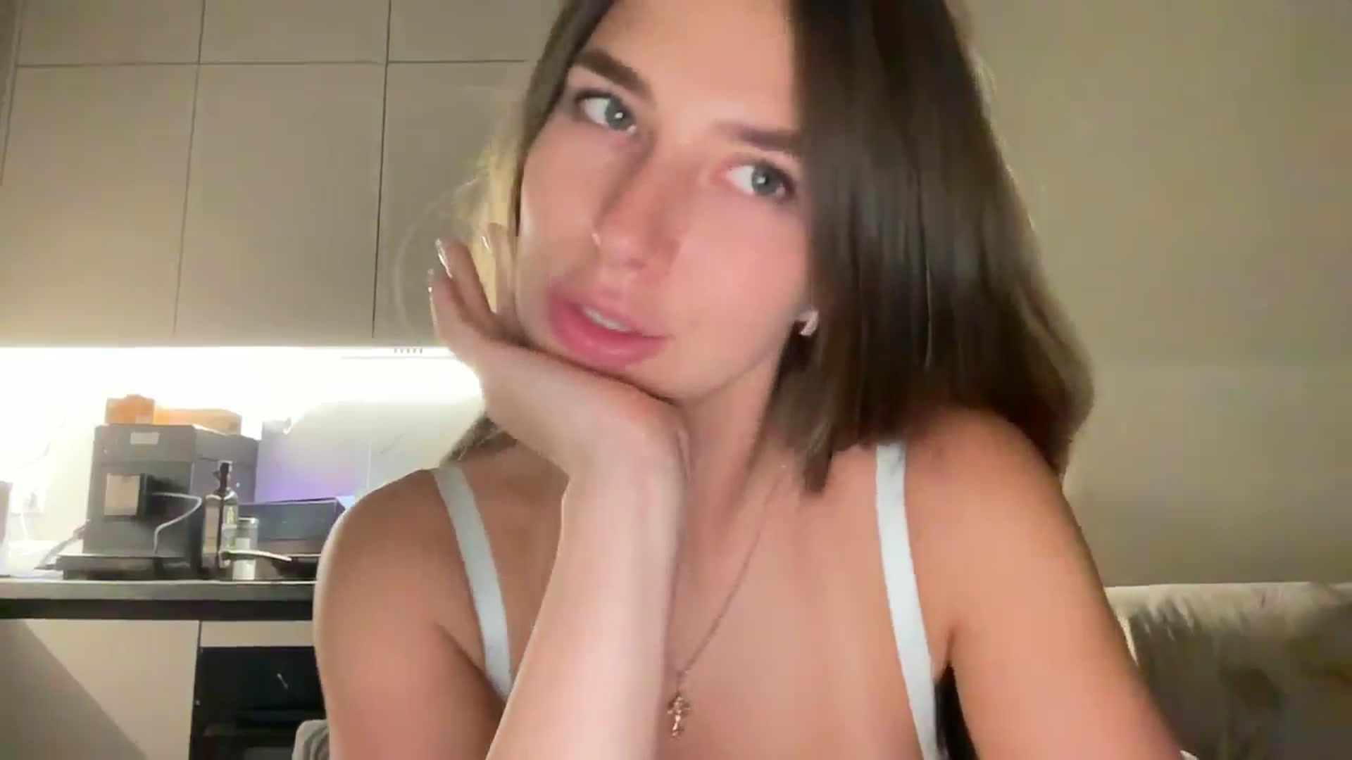 Gallery image thumbnail from kissfreeze's myfreecams stream on, 09/02/2025, 20:34 image 12 of 20
