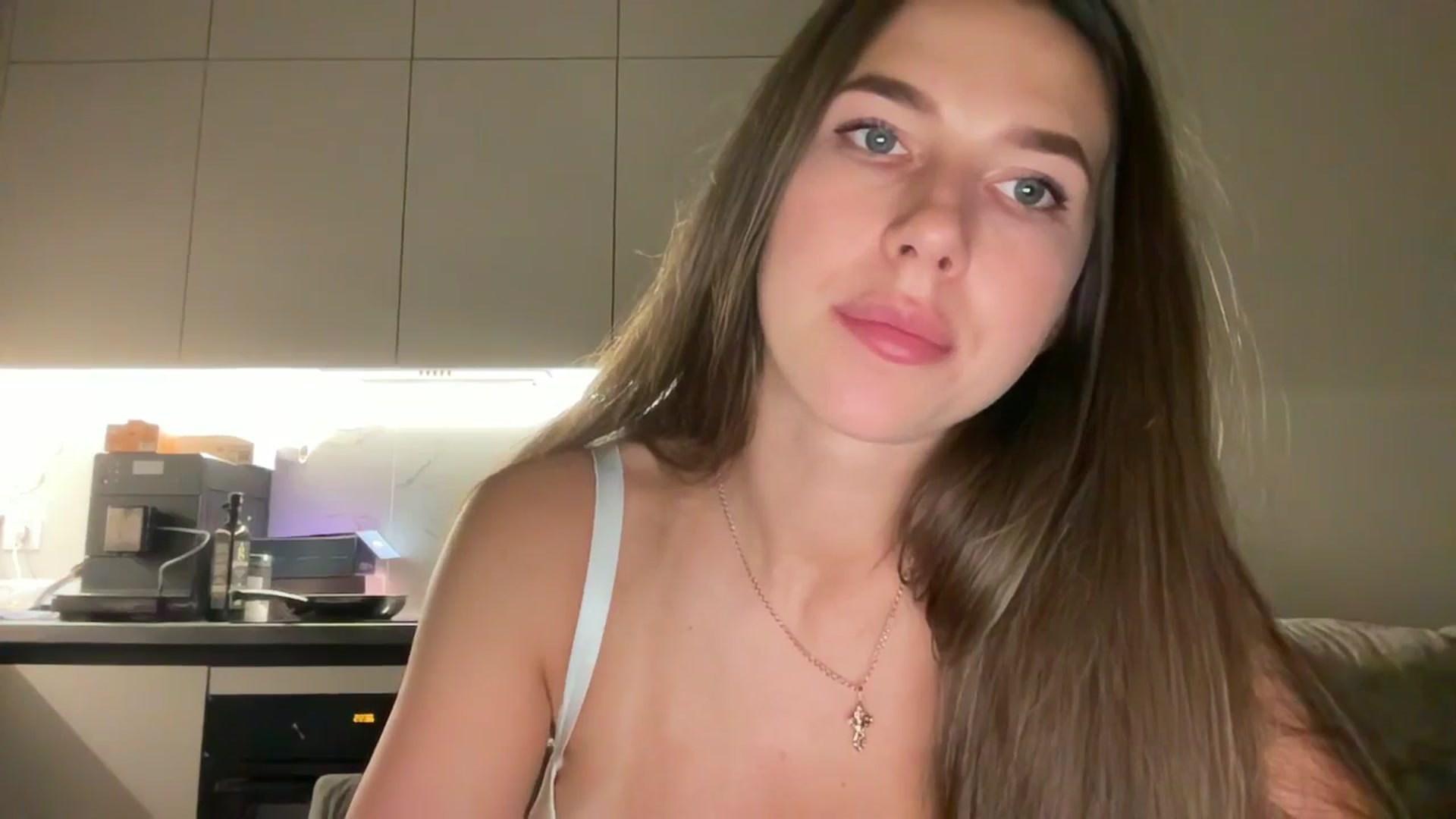 Gallery image thumbnail from kissfreeze's myfreecams stream on, 09/02/2025, 22:46 image 9 of 20