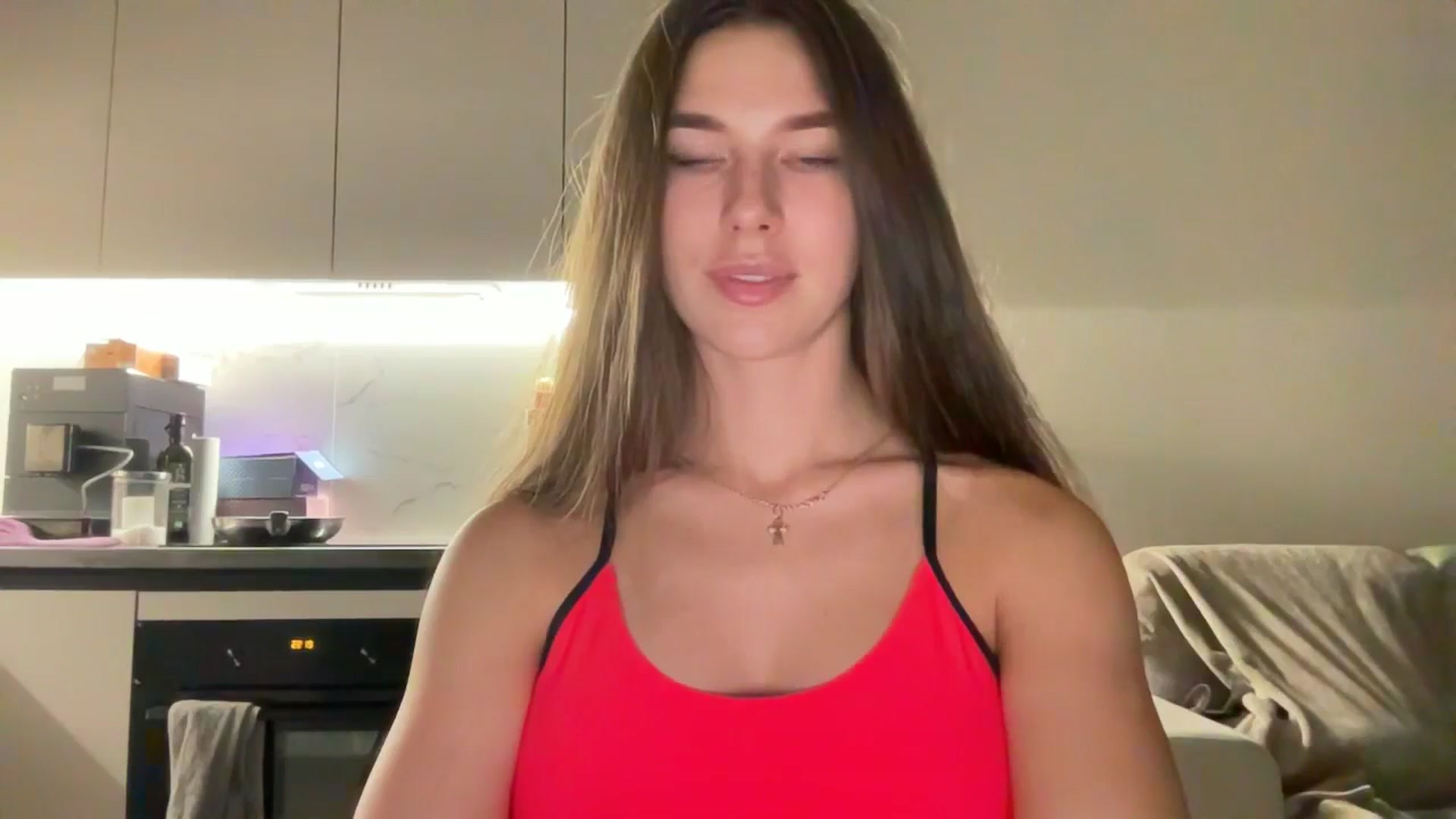 Gallery image thumbnail from kissfreeze's myfreecams stream on, 09/04/2025, 21:56 image 18 of 20