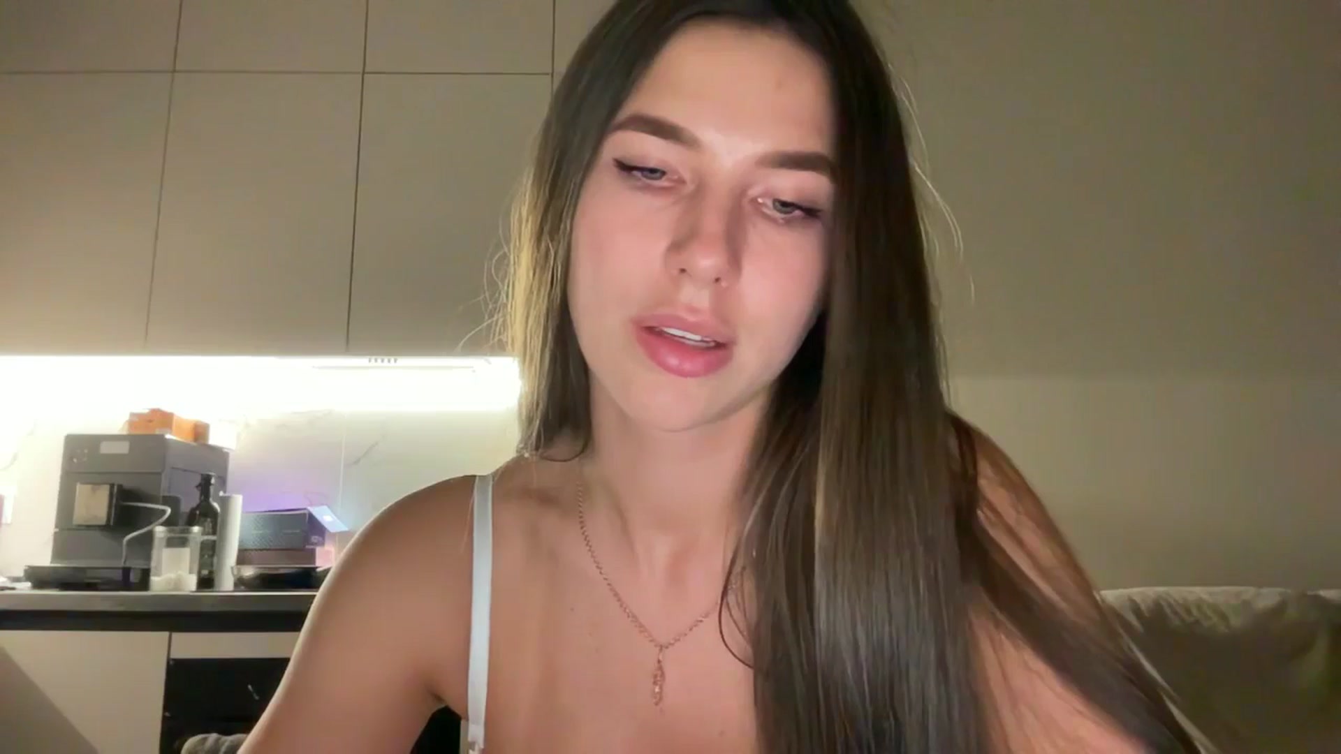 Gallery image thumbnail from kissfreeze's myfreecams stream on, 09/05/2025, 23:22 image 11 of 20