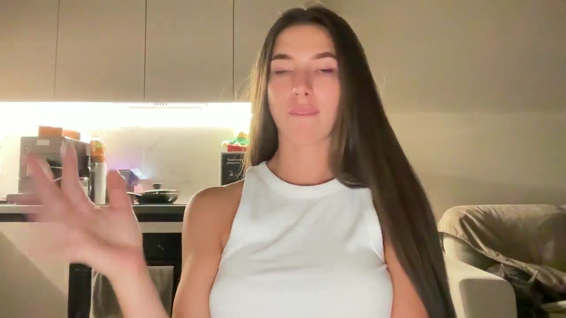 Gallery image thumbnail from kissfreeze's myfreecams stream on, 09/06/2025, 23:27 image 15 of 20