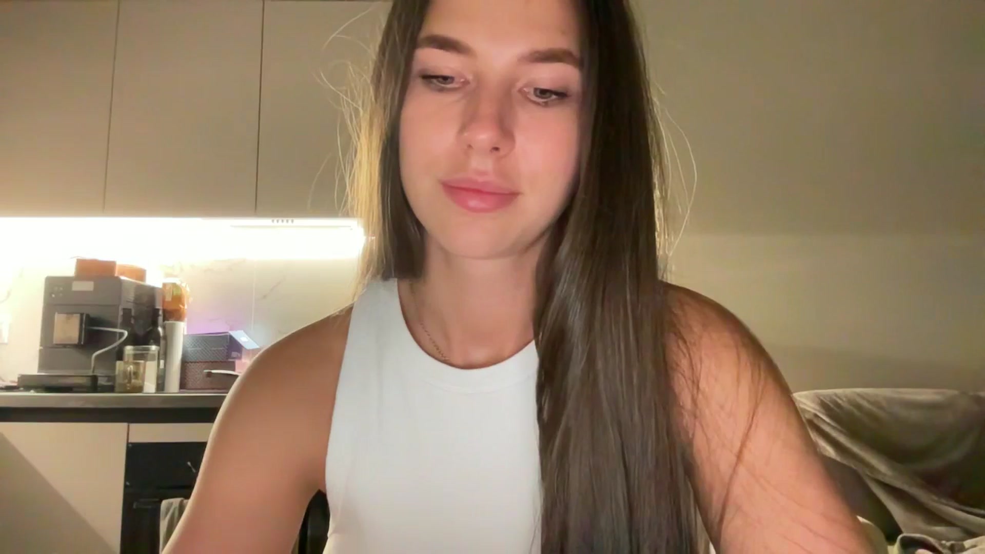 Gallery image thumbnail from kissfreeze's myfreecams stream on, 09/06/2025, 23:27 image 8 of 20