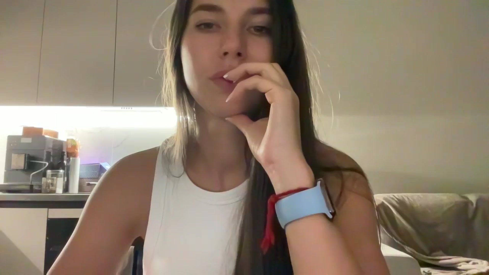 Gallery image thumbnail from kissfreeze's myfreecams stream on, 09/07/2025, 02:03 image 4 of 20