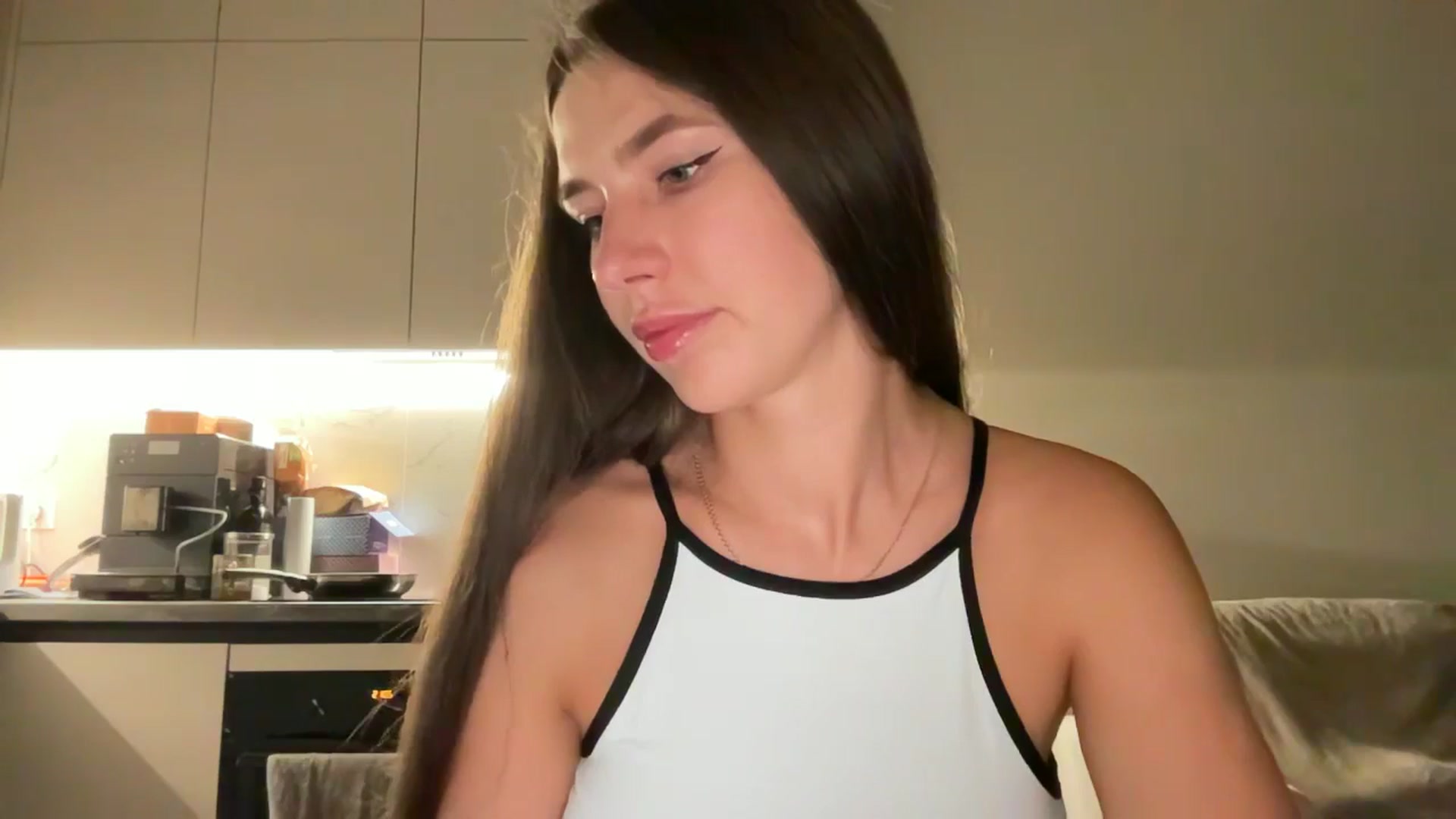Gallery image thumbnail from kissfreeze's myfreecams stream on, 09/07/2025, 20:50 image 5 of 20