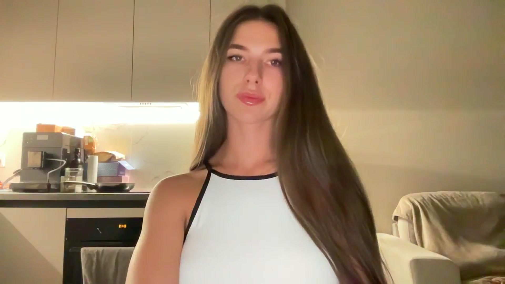 Gallery image thumbnail from kissfreeze's myfreecams stream on, 09/07/2025, 20:50 image 9 of 20
