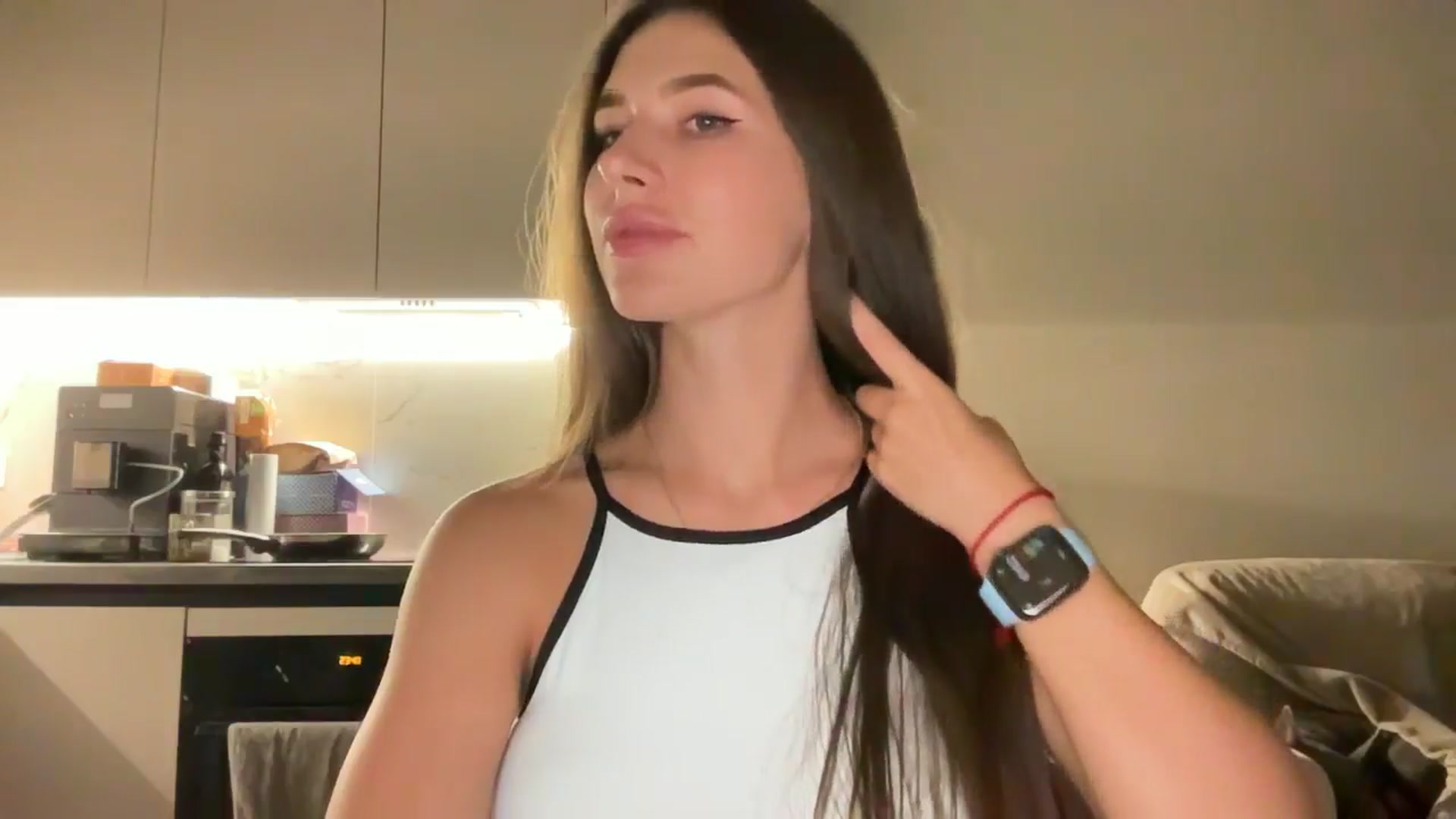 Gallery image thumbnail from kissfreeze's myfreecams stream on, 09/07/2025, 23:56 image 11 of 20