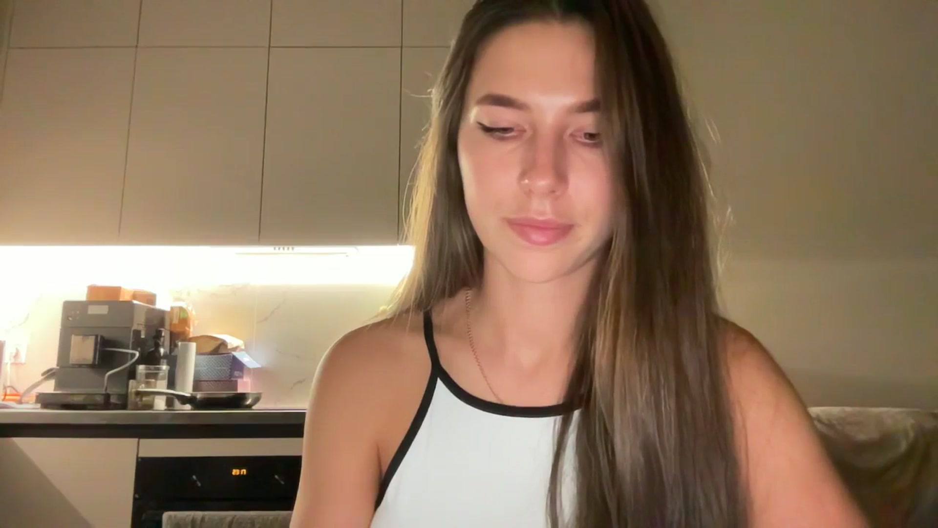 Gallery image thumbnail from kissfreeze's myfreecams stream on, 09/07/2025, 23:56 image 7 of 20