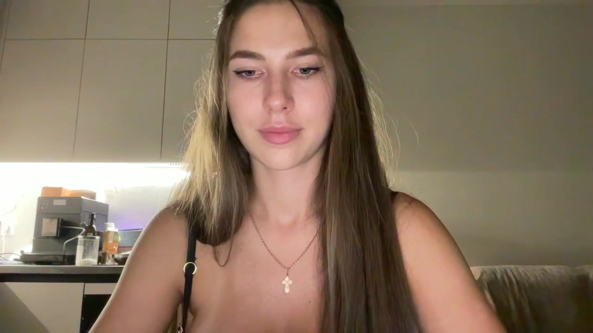 Gallery image thumbnail from kissfreeze's myfreecams stream on, 09/10/2025, 22:08 image 10 of 20