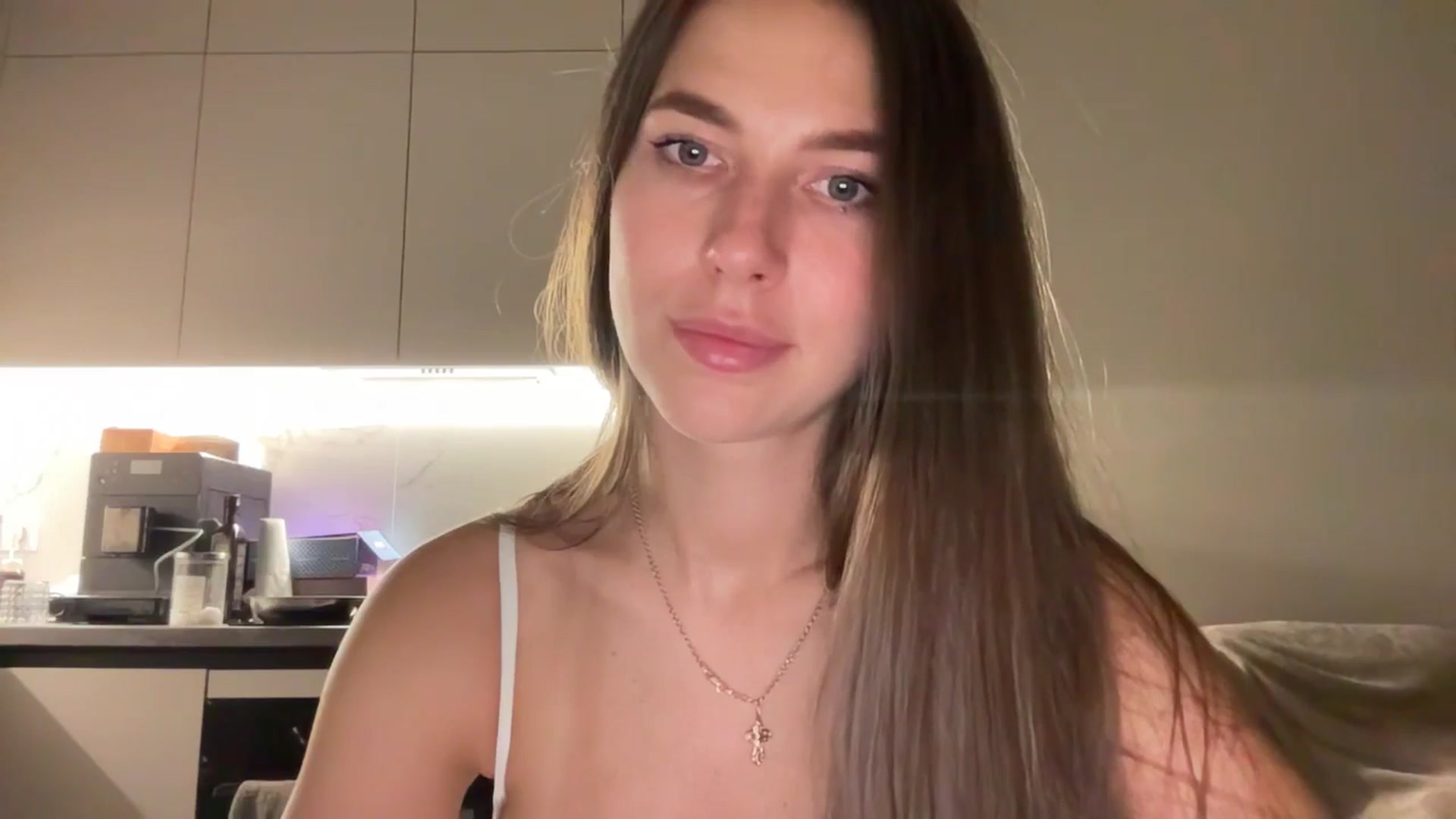 Gallery image thumbnail from kissfreeze's myfreecams stream on, 09/11/2025, 20:47 image 17 of 20