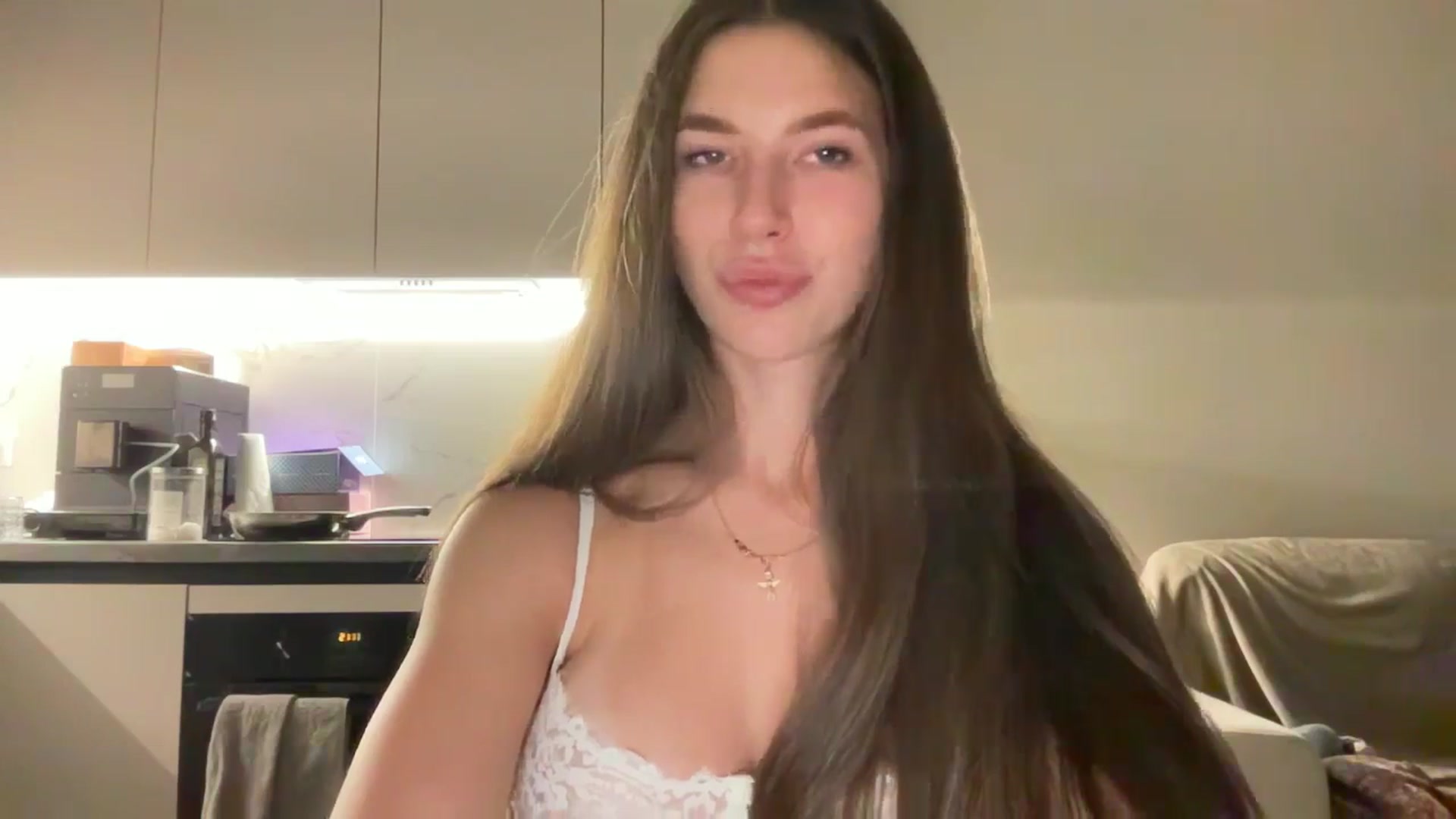 Gallery image thumbnail from kissfreeze's myfreecams stream on, 09/11/2025, 20:47 image 5 of 20
