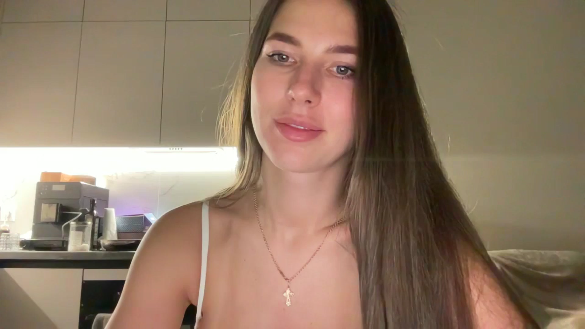 Gallery image thumbnail from kissfreeze's myfreecams stream on, 09/11/2025, 20:47 image 16 of 20