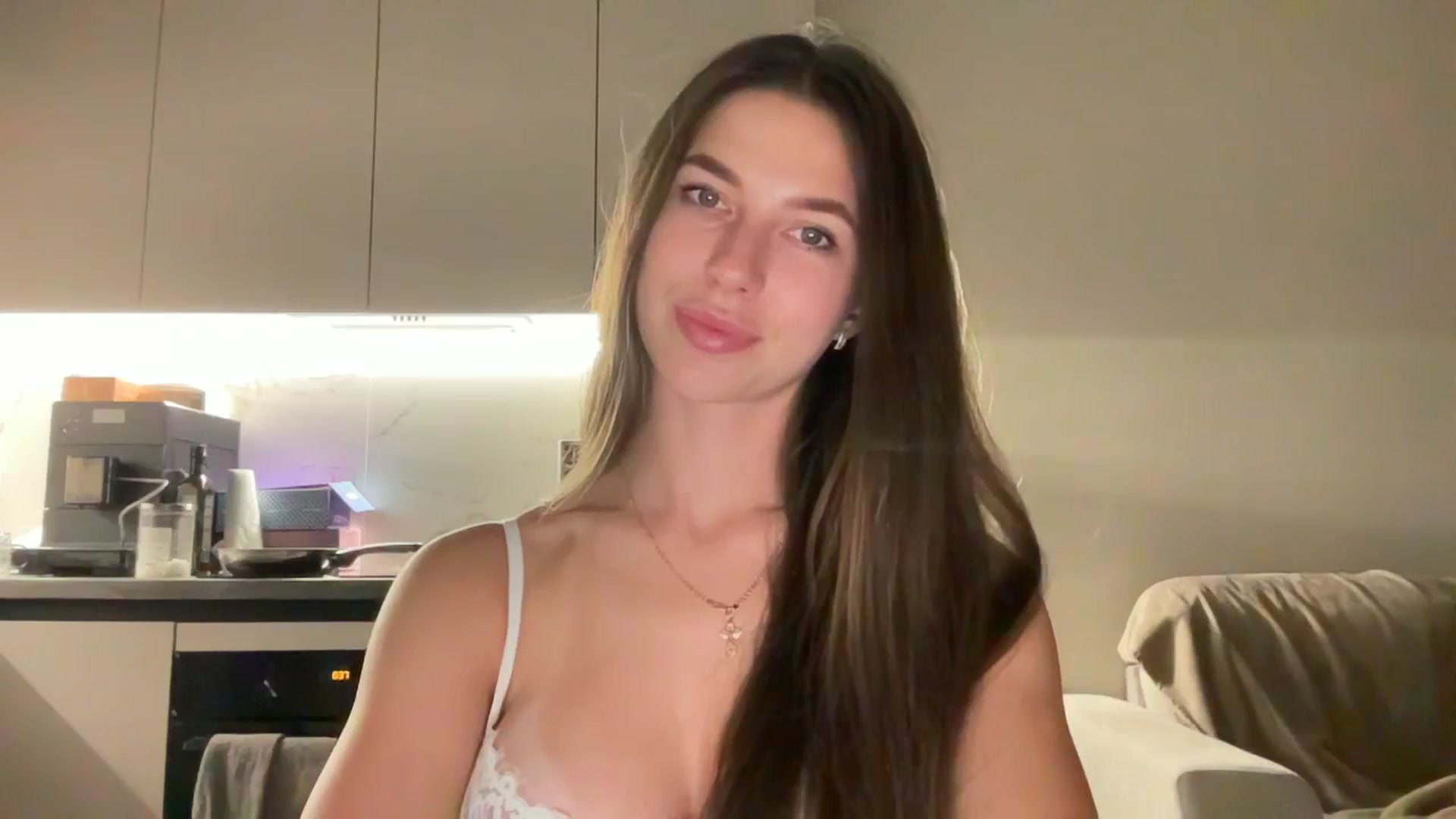Gallery image thumbnail from kissfreeze's myfreecams stream on, 09/12/2025, 24:08 image 20 of 20
