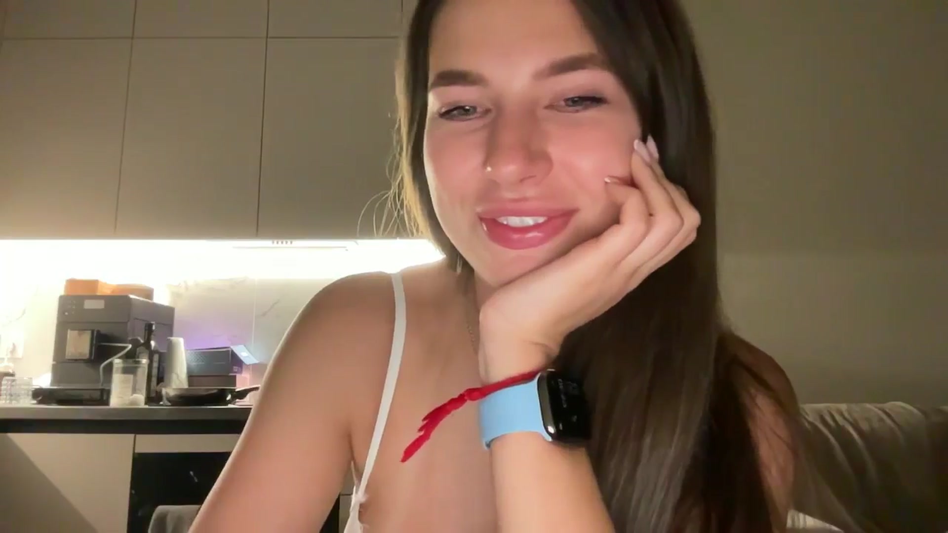 Gallery image thumbnail from kissfreeze's myfreecams stream on, 09/12/2025, 24:08 image 18 of 20