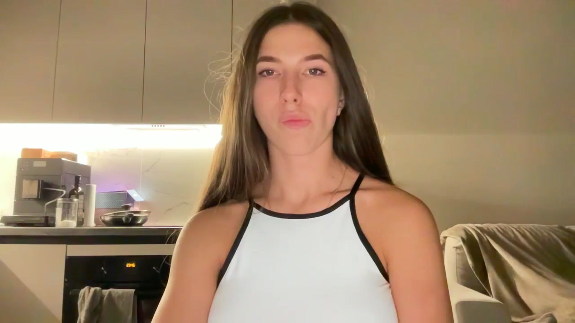 Gallery image thumbnail from kissfreeze's myfreecams stream on, 09/12/2025, 23:15 image 11 of 20