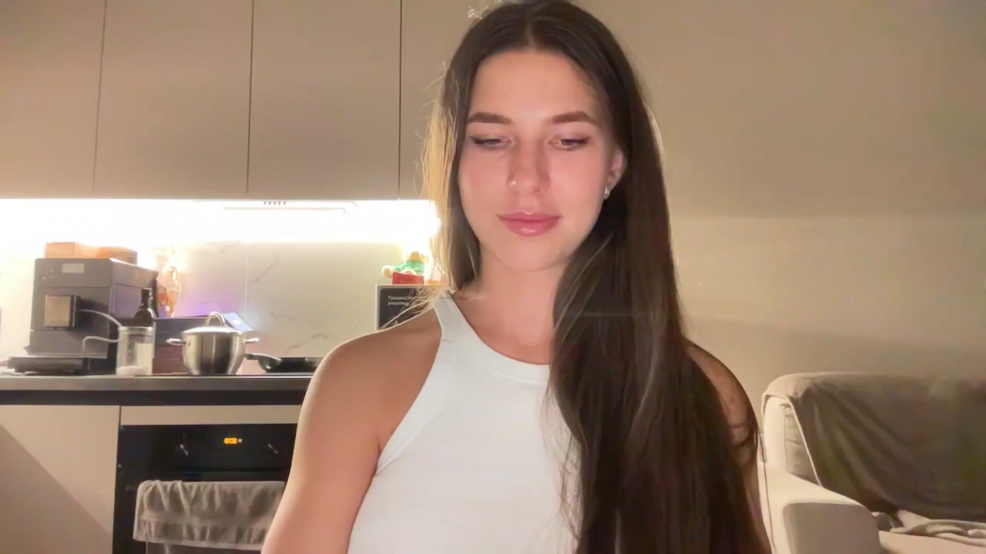 Gallery image thumbnail from kissfreeze's myfreecams stream on, 09/15/2025, 23:02 image 10 of 20