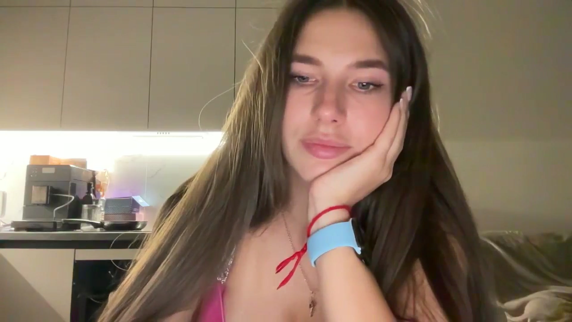 Gallery image thumbnail from kissfreeze's myfreecams stream on, 09/16/2025, 22:25 image 18 of 20