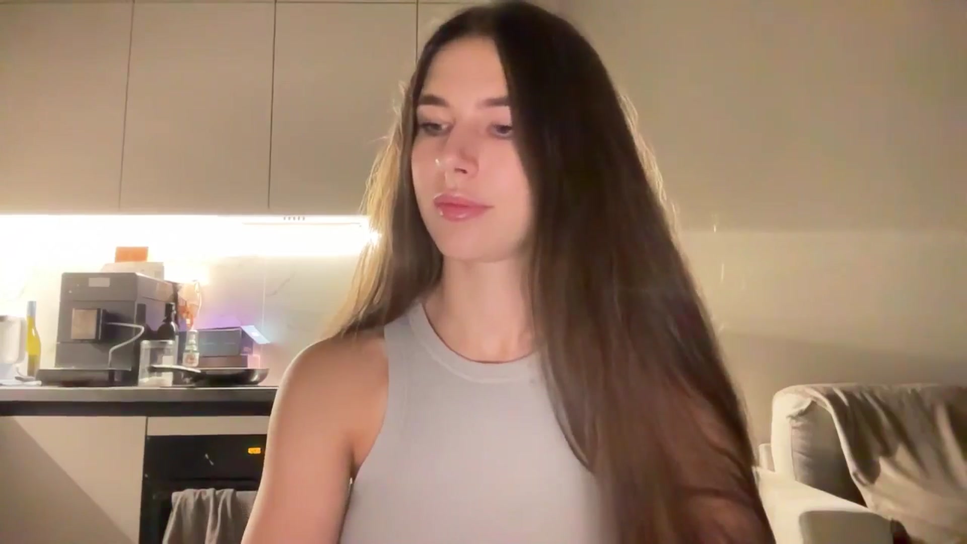 Gallery image thumbnail from kissfreeze's myfreecams stream on, 09/17/2025, 21:13 image 10 of 20